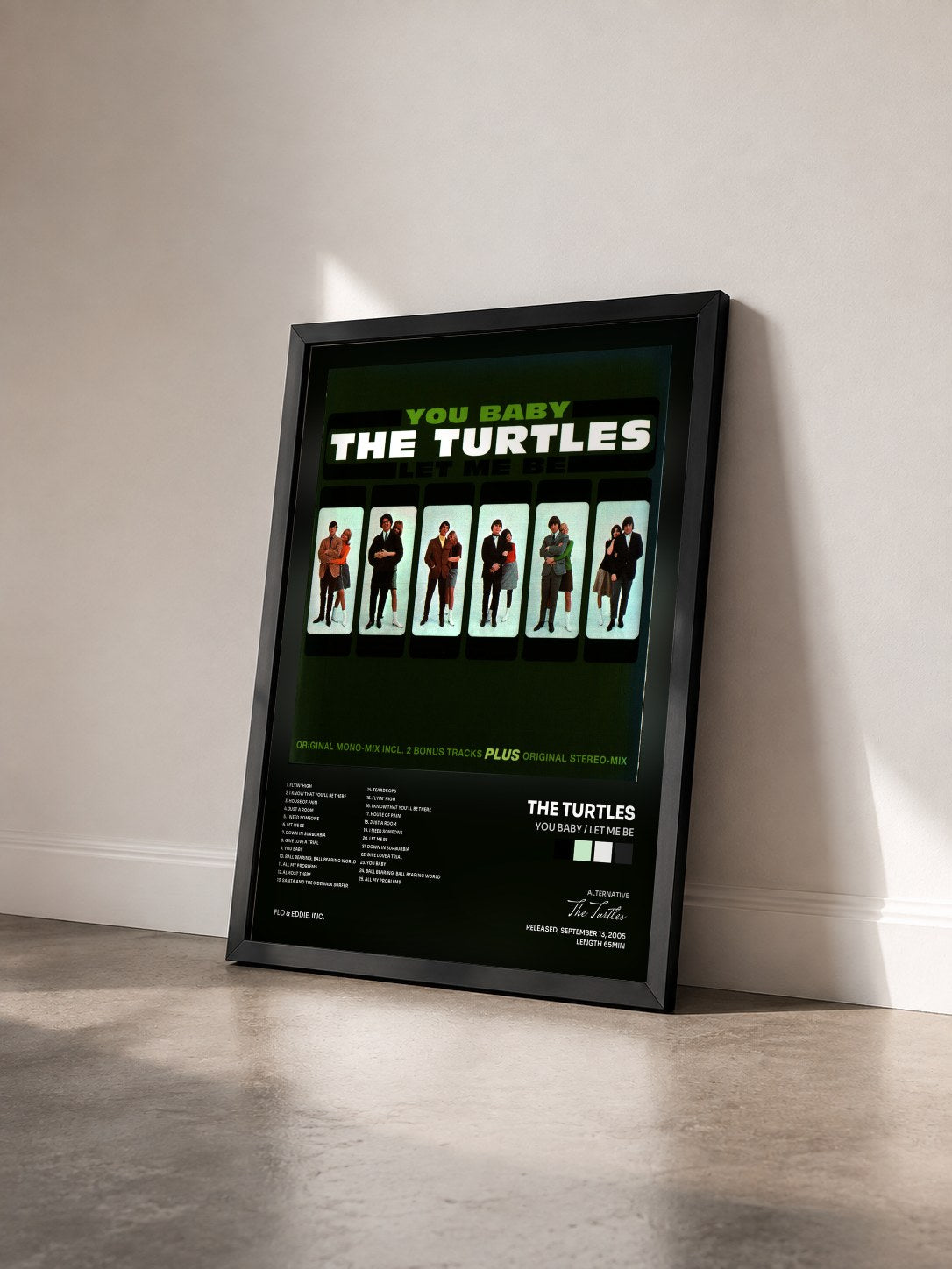 #noir Tableau de l'album You Baby / Let Me Be de The Turtles vu de trois quarts, cadre noir