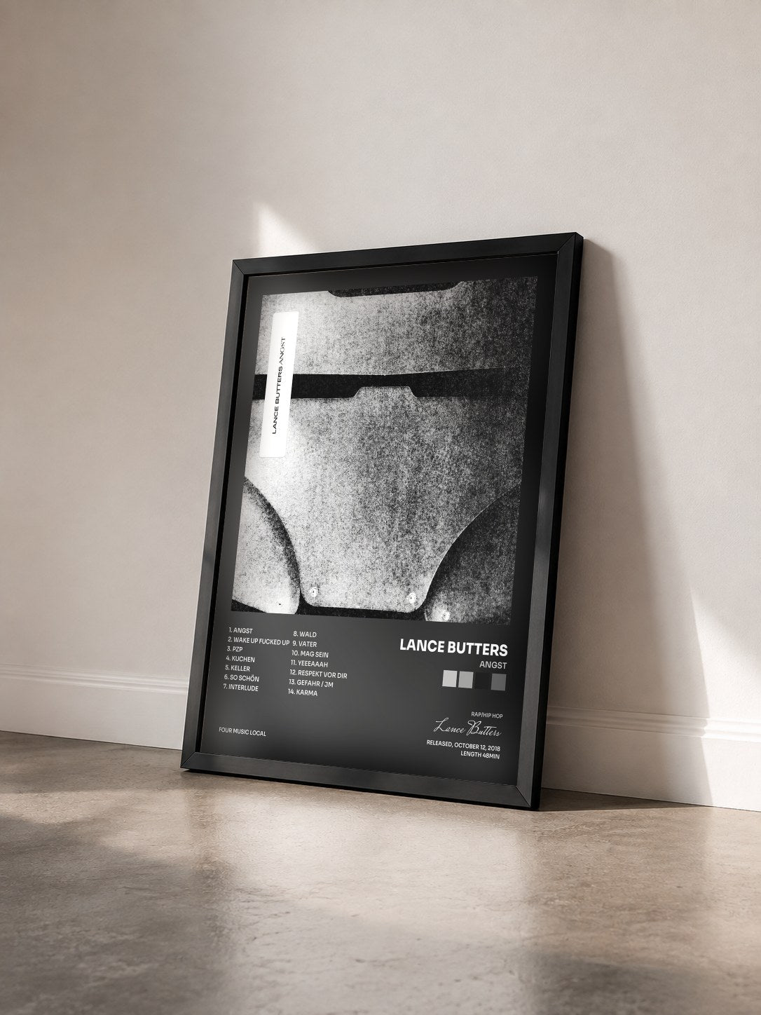 #noir Tableau de l'album ANGST de Lance Butters vu de trois quarts, cadre noir