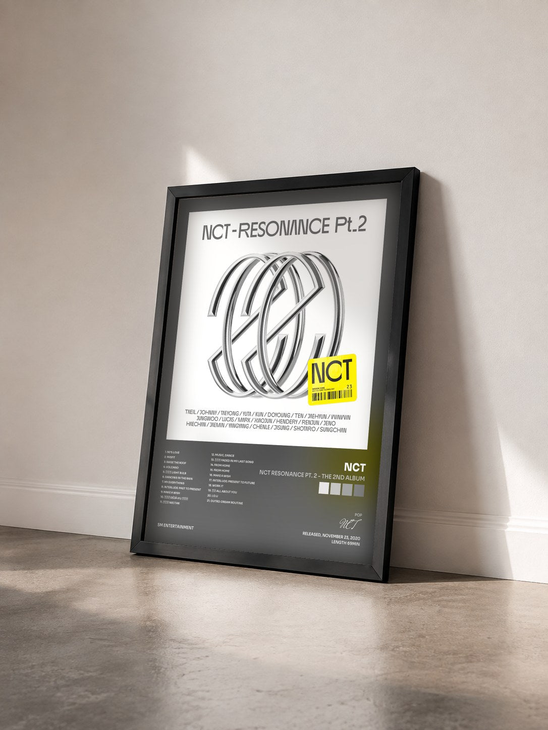 #noir Tableau de l'album NCT RESONANCE Pt. 2 - The 2nd Album de NCT vu de trois quarts, cadre noir