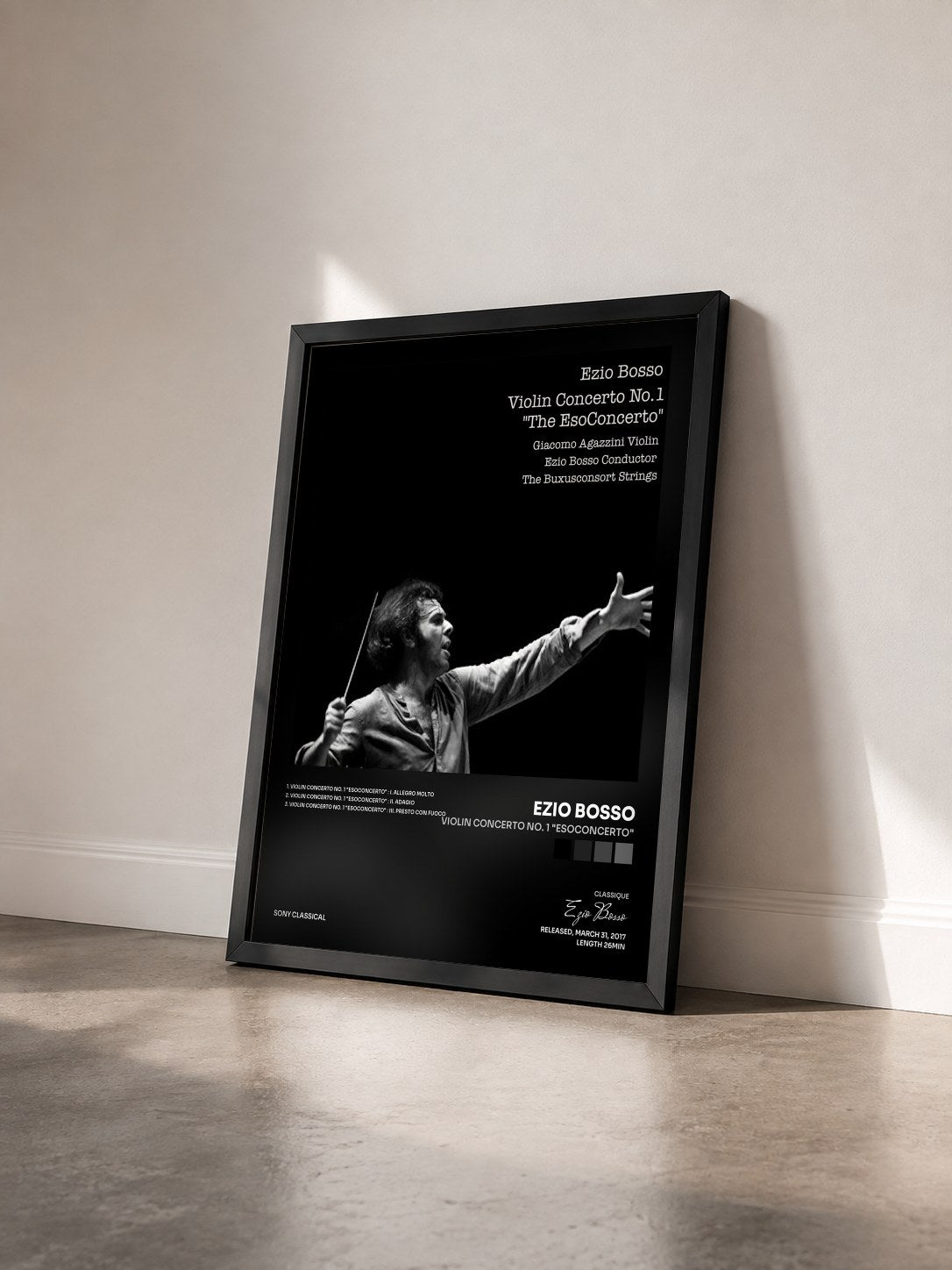 #noir Tableau de l'album Violin Concerto No. 1 "Esoconcerto" de Ezio Bosso vu de trois quarts, cadre noir
