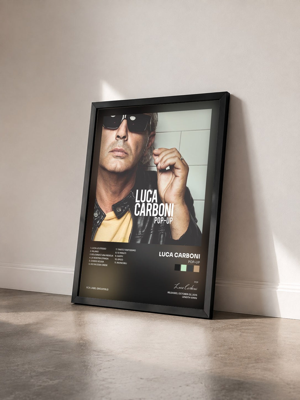 #noir Tableau de l'album Pop-Up de Luca Carboni vu de trois quarts, cadre noir