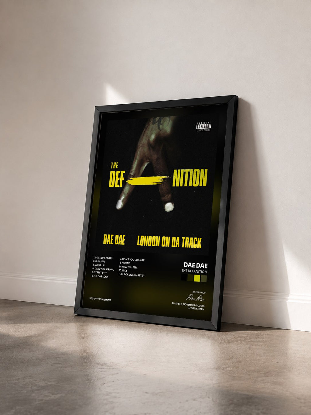 #noir Tableau de l'album The DefAnition de Dae Dae vu de trois quarts, cadre noir