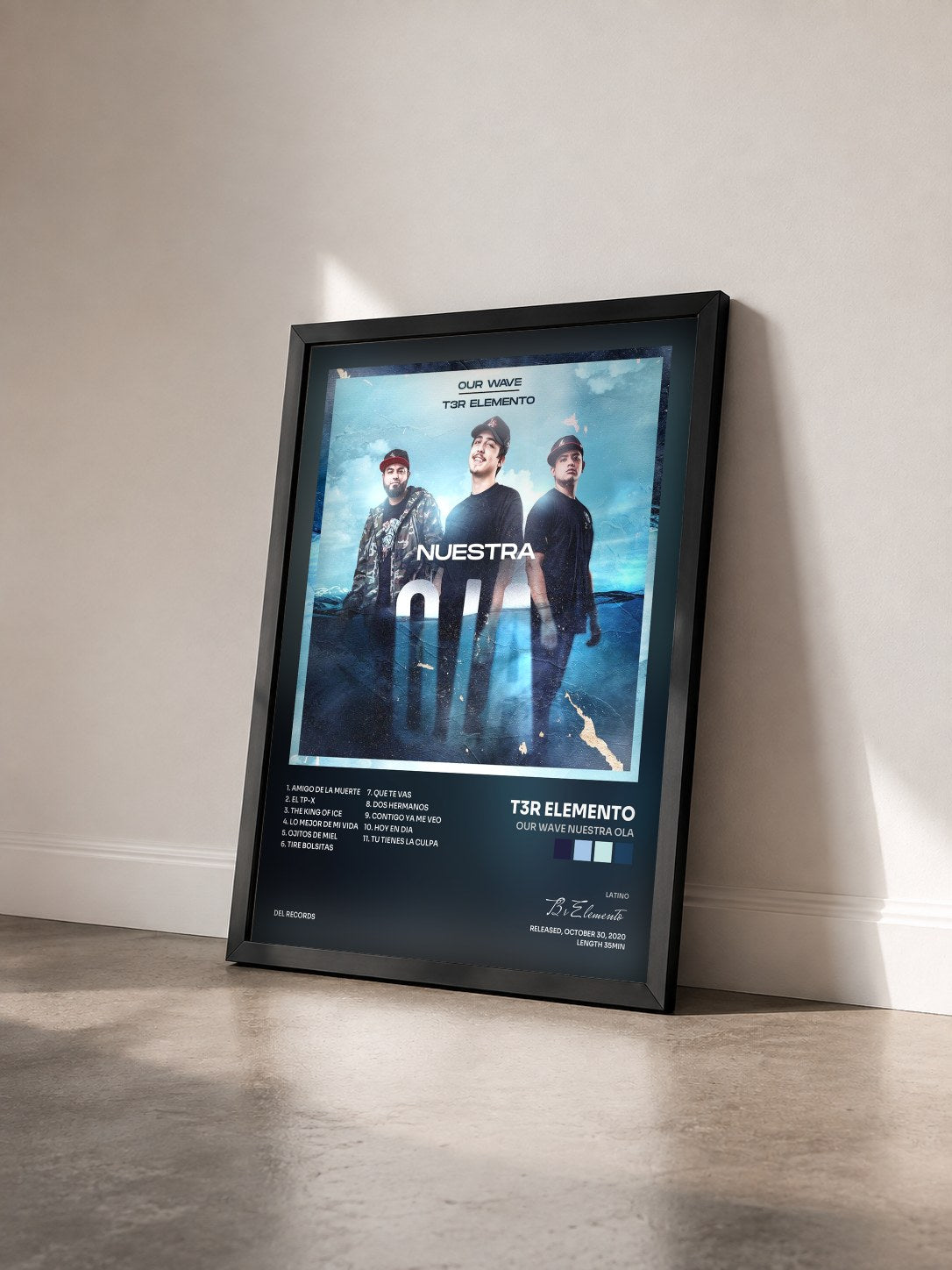 #noir Tableau de l'album Our Wave Nuestra Ola de T3r Elemento vu de trois quarts, cadre noir