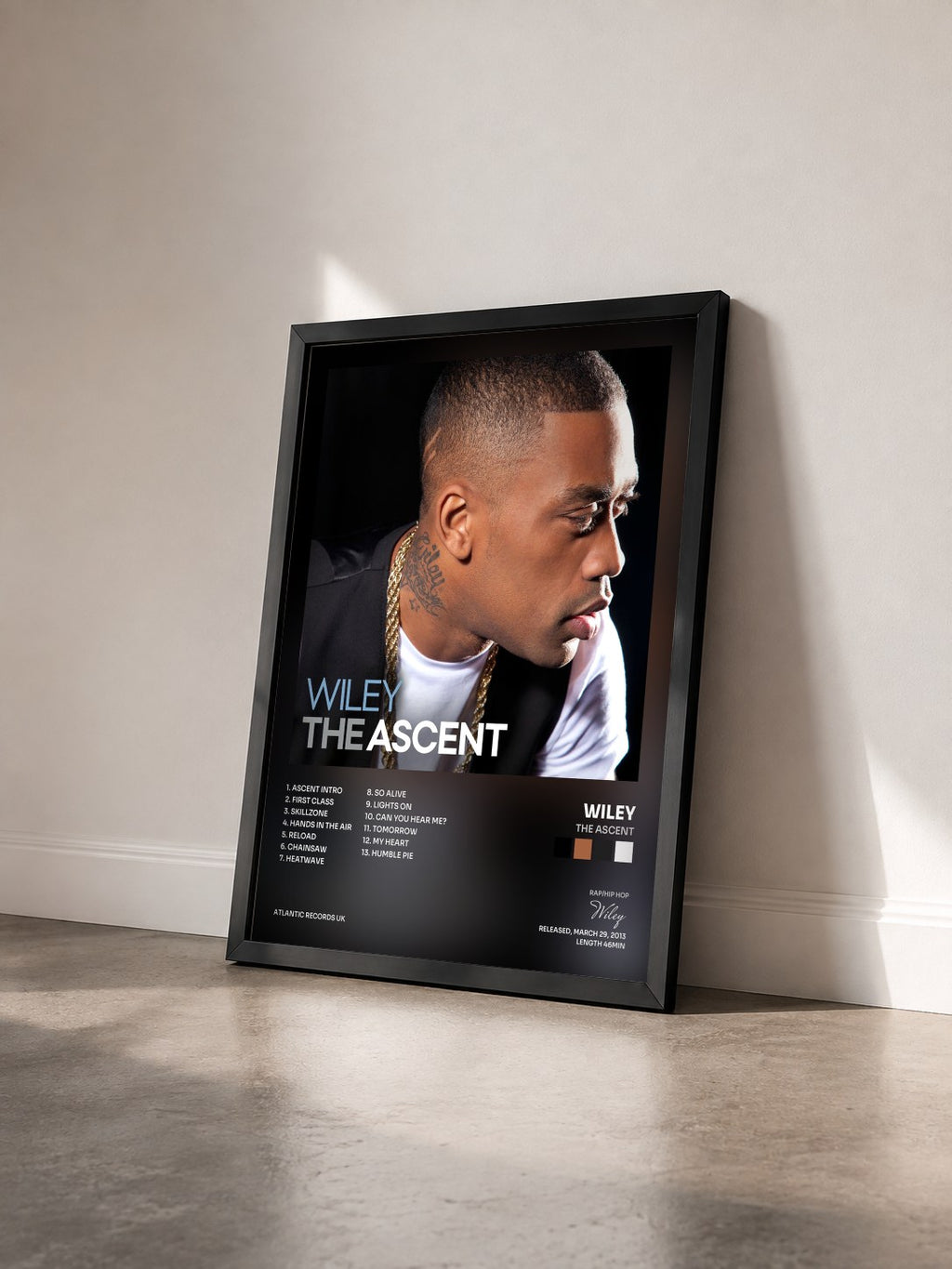 #noir Tableau de l'album The Ascent de Wiley vu de trois quarts, cadre noir