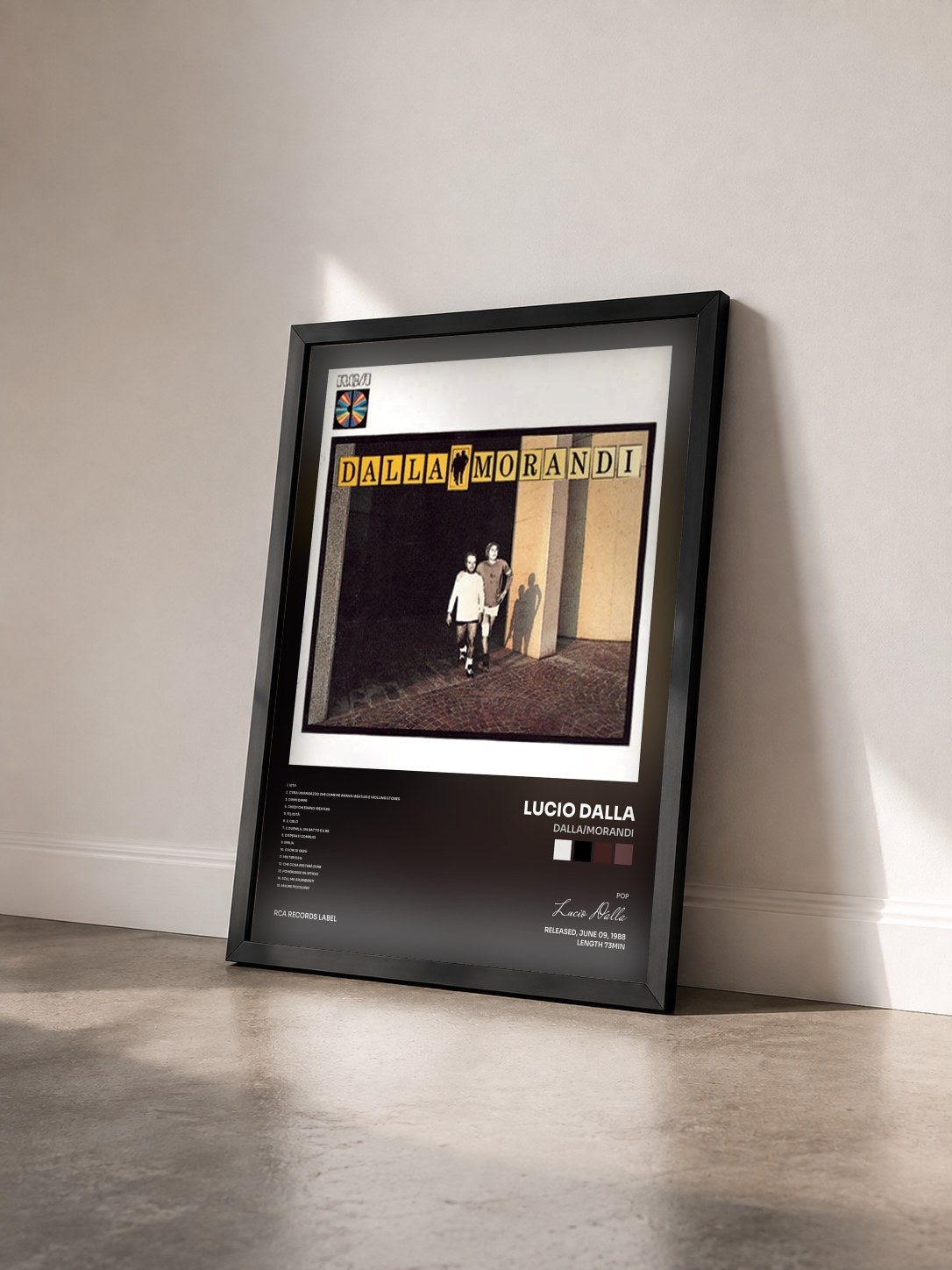#noir Tableau de l'album Dalla/Morandi de Lucio Dalla vu de trois quarts, cadre noir