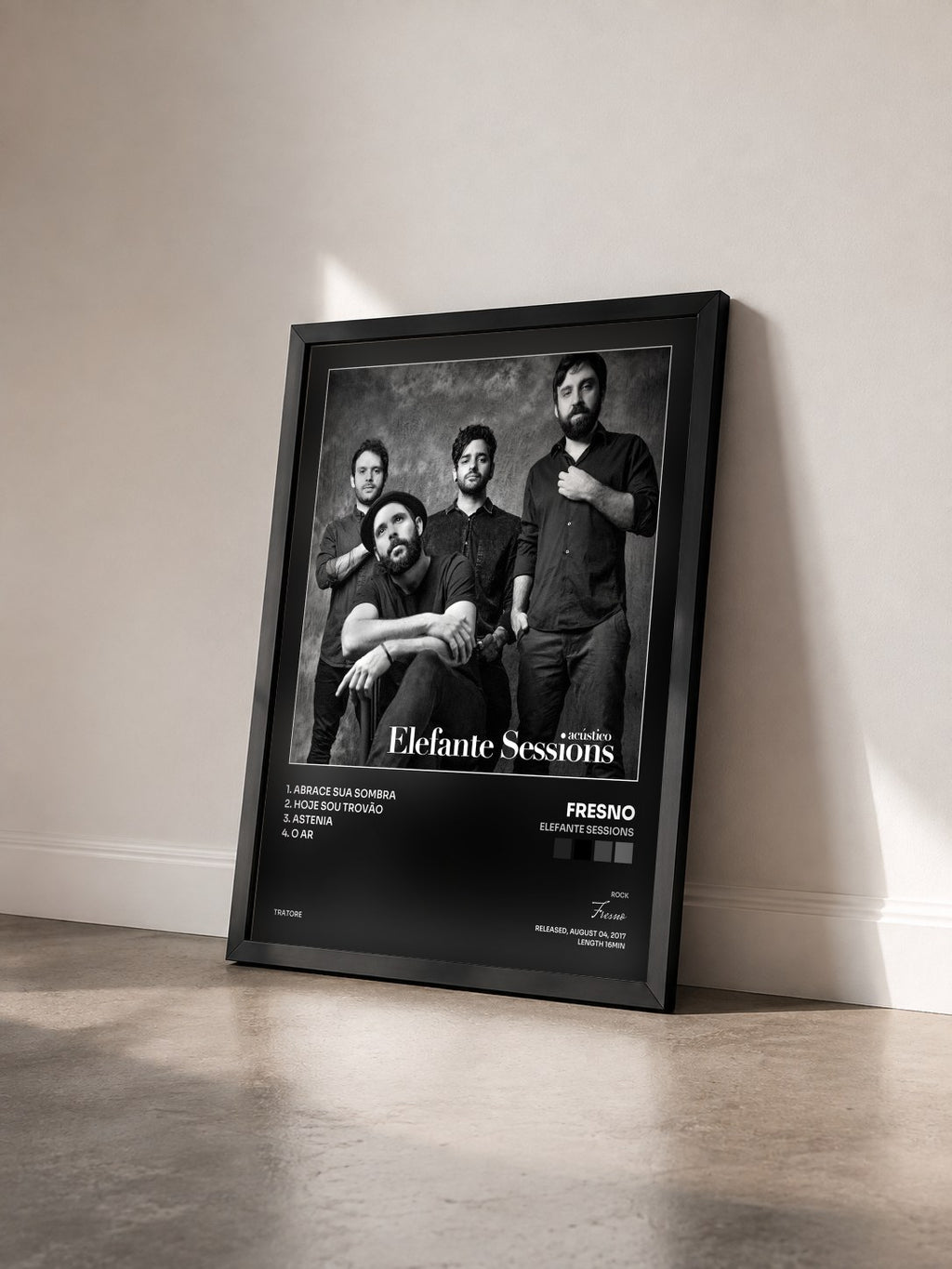 #noir Tableau de l'album Elefante Sessions de Fresno vu de trois quarts, cadre noir