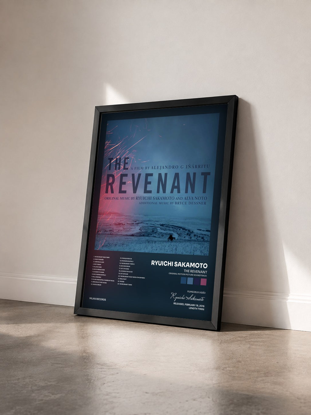 #noir The Revenant (Original Motion Picture Soundtrack) di Ryuichi Sakamoto in stampa incorniciata vista di tre quarti, cornice nera