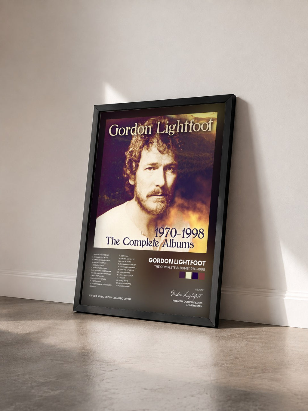 #noir Tableau de l'album The Complete Albums 1970-1998 de Gordon Lightfoot vu de trois quarts, cadre noir