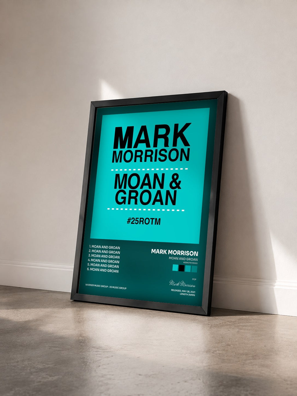 #noir Tableau de l'album Moan and Groan (#25ROTM Mixes) de Mark Morrison vu de trois quarts, cadre noir