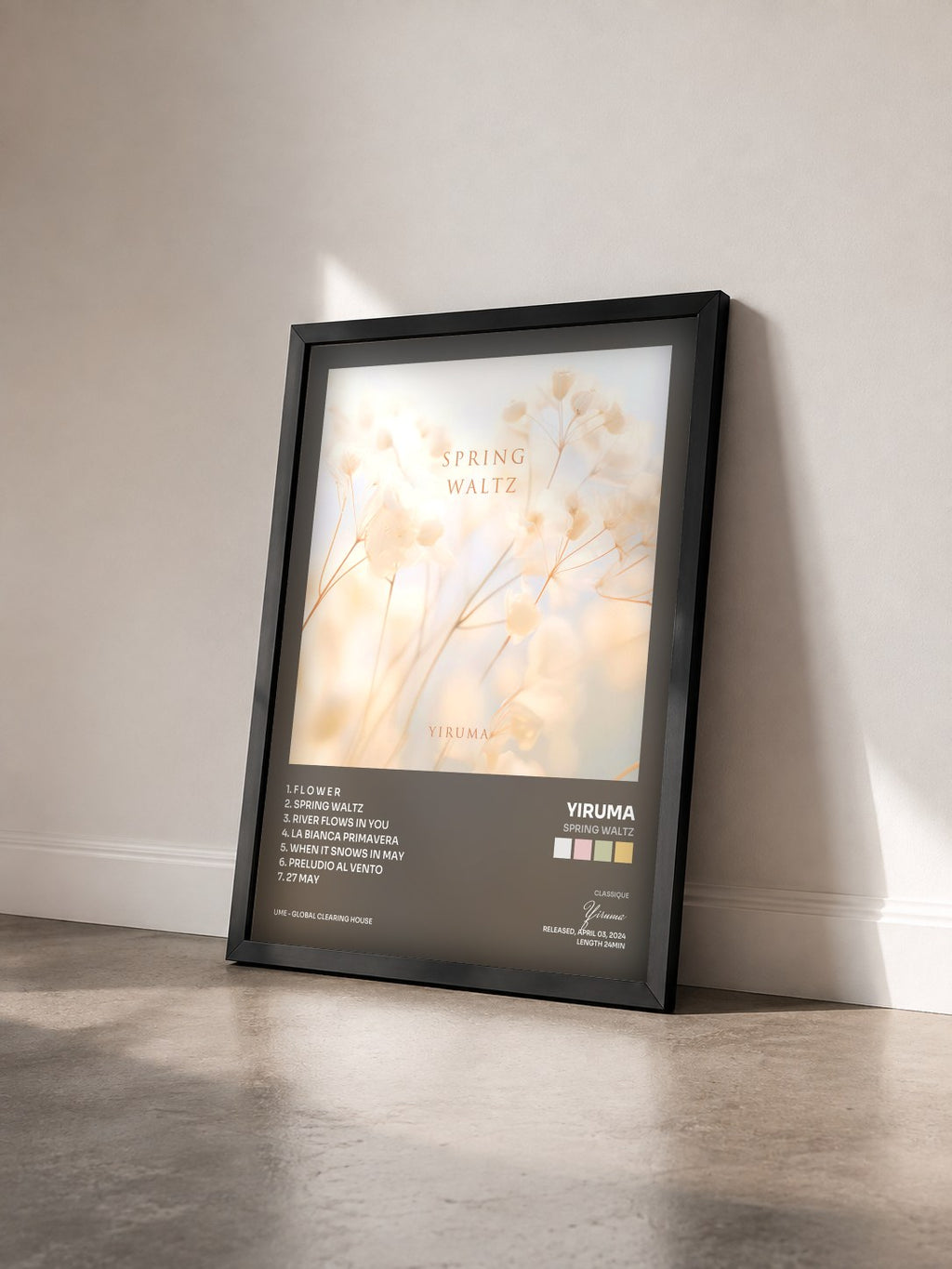 #noir Tableau de l'album Spring Waltz de Yiruma vu de trois quarts, cadre noir