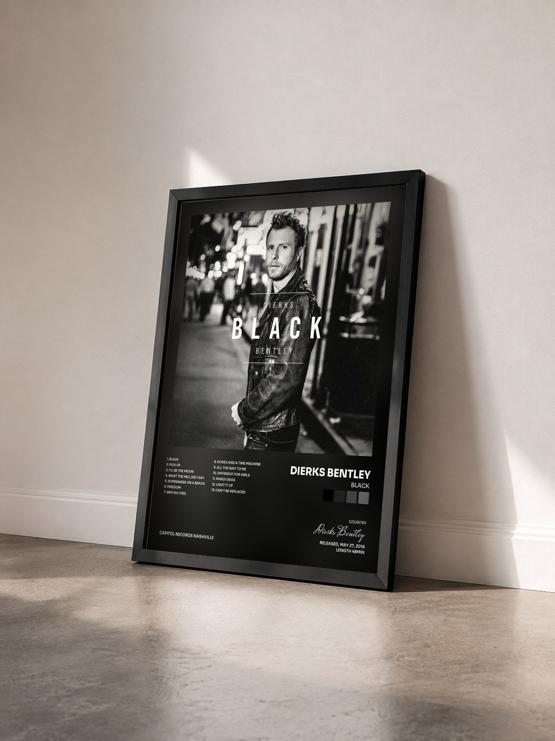 #noir Tableau de l'album Black de Dierks Bentley vu de trois quarts, cadre noir