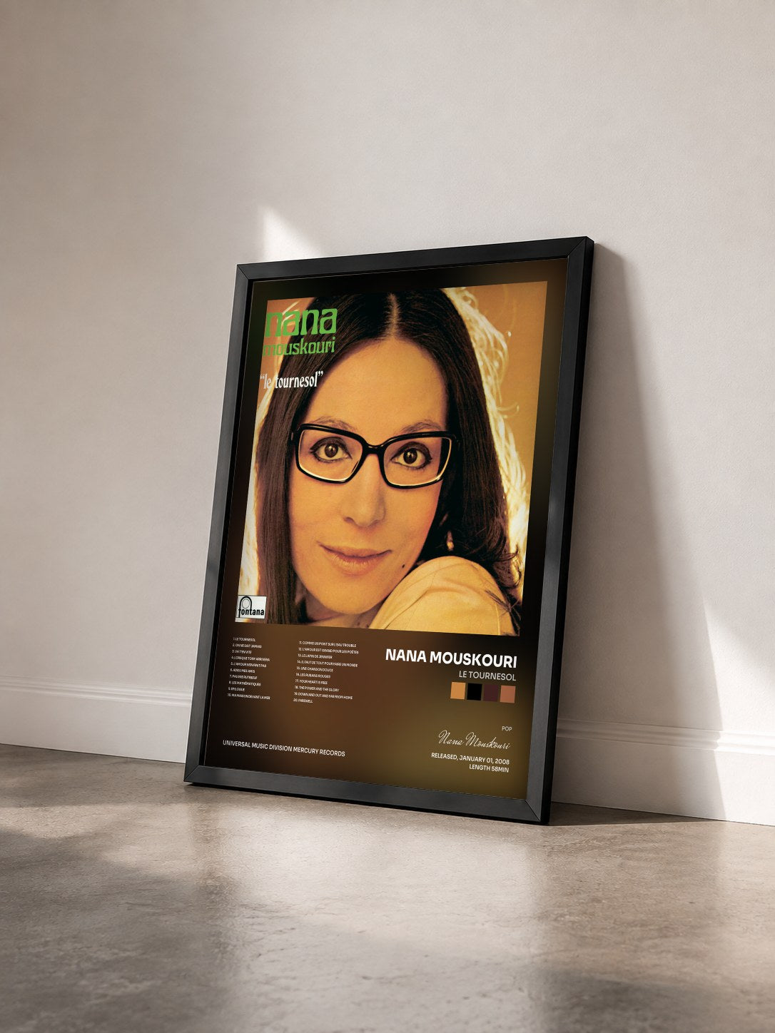 #noir Tableau de l'album Le Tournesol de Nana Mouskouri vu de trois quarts, cadre noir