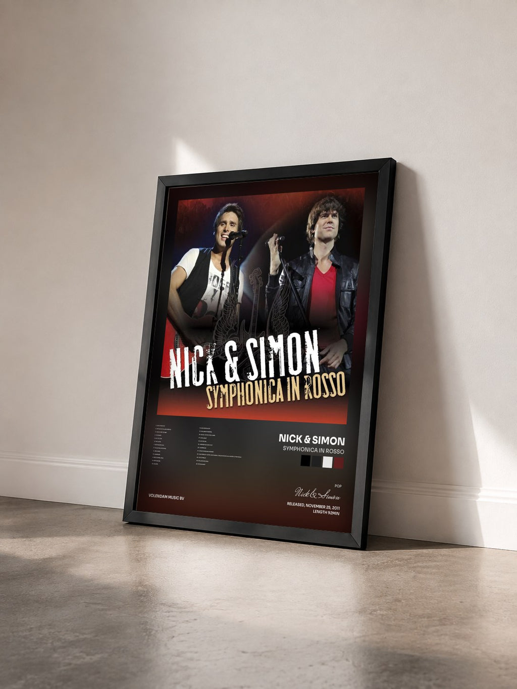 #noir Tableau de l'album Symphonica In Rosso de Nick & Simon vu de trois quarts, cadre noir
