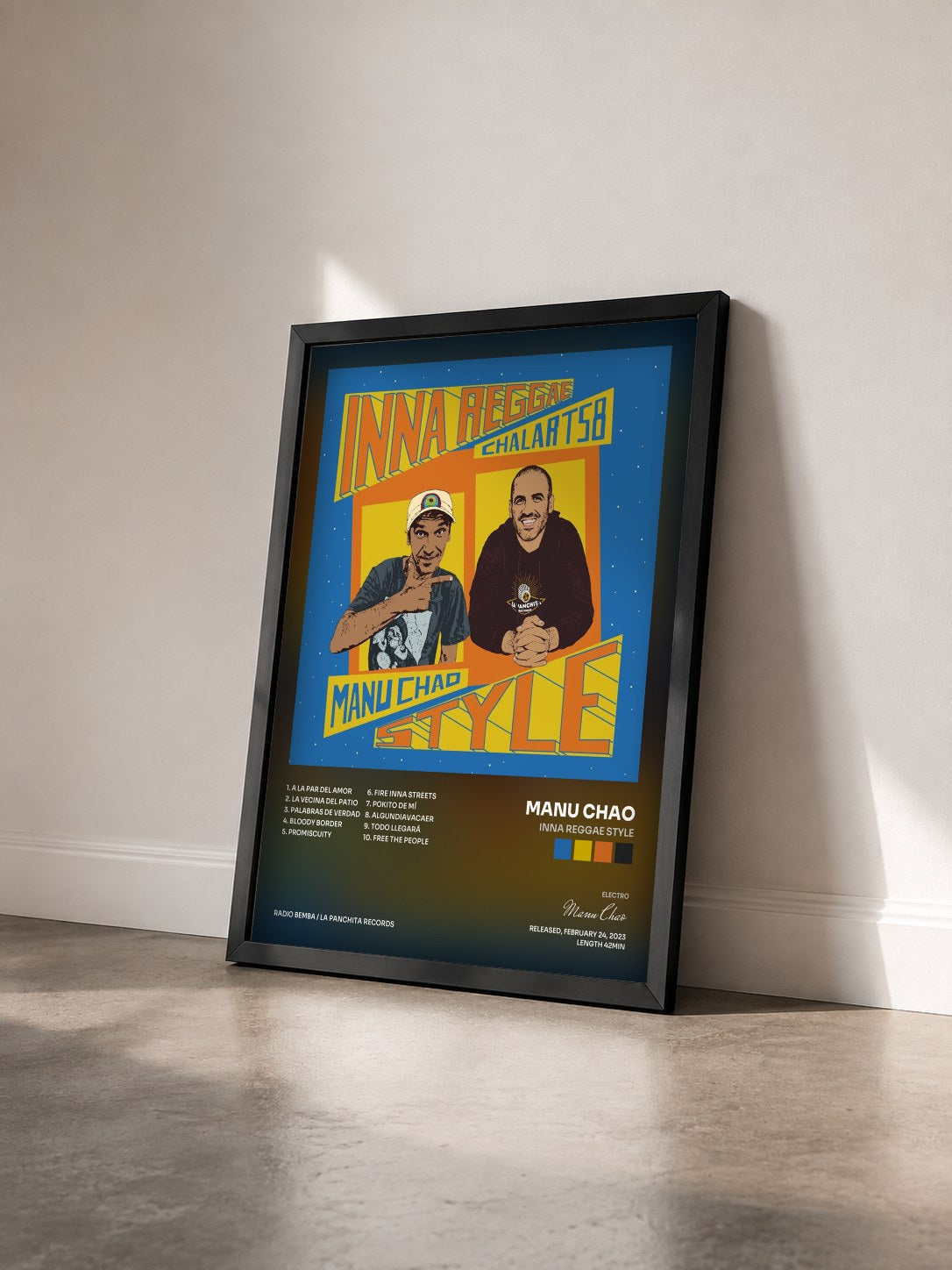 #noir Tableau de l'album Inna Reggae Style de Manu Chao vu de trois quarts, cadre noir