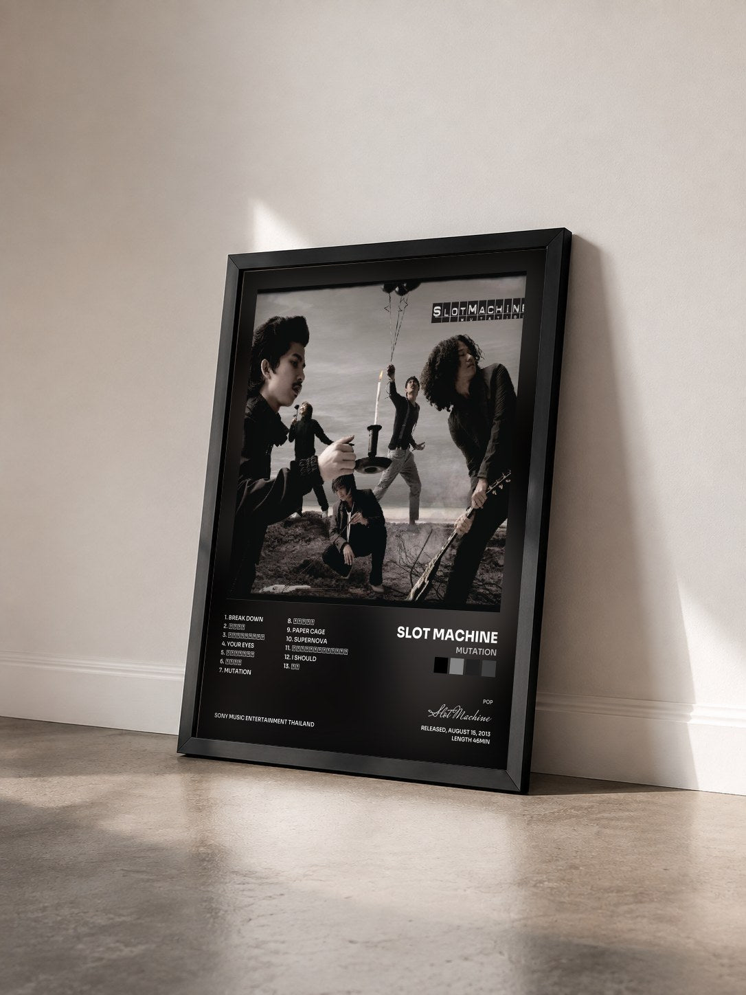#noir Tableau de l'album Mutation de Slot Machine vu de trois quarts, cadre noir
