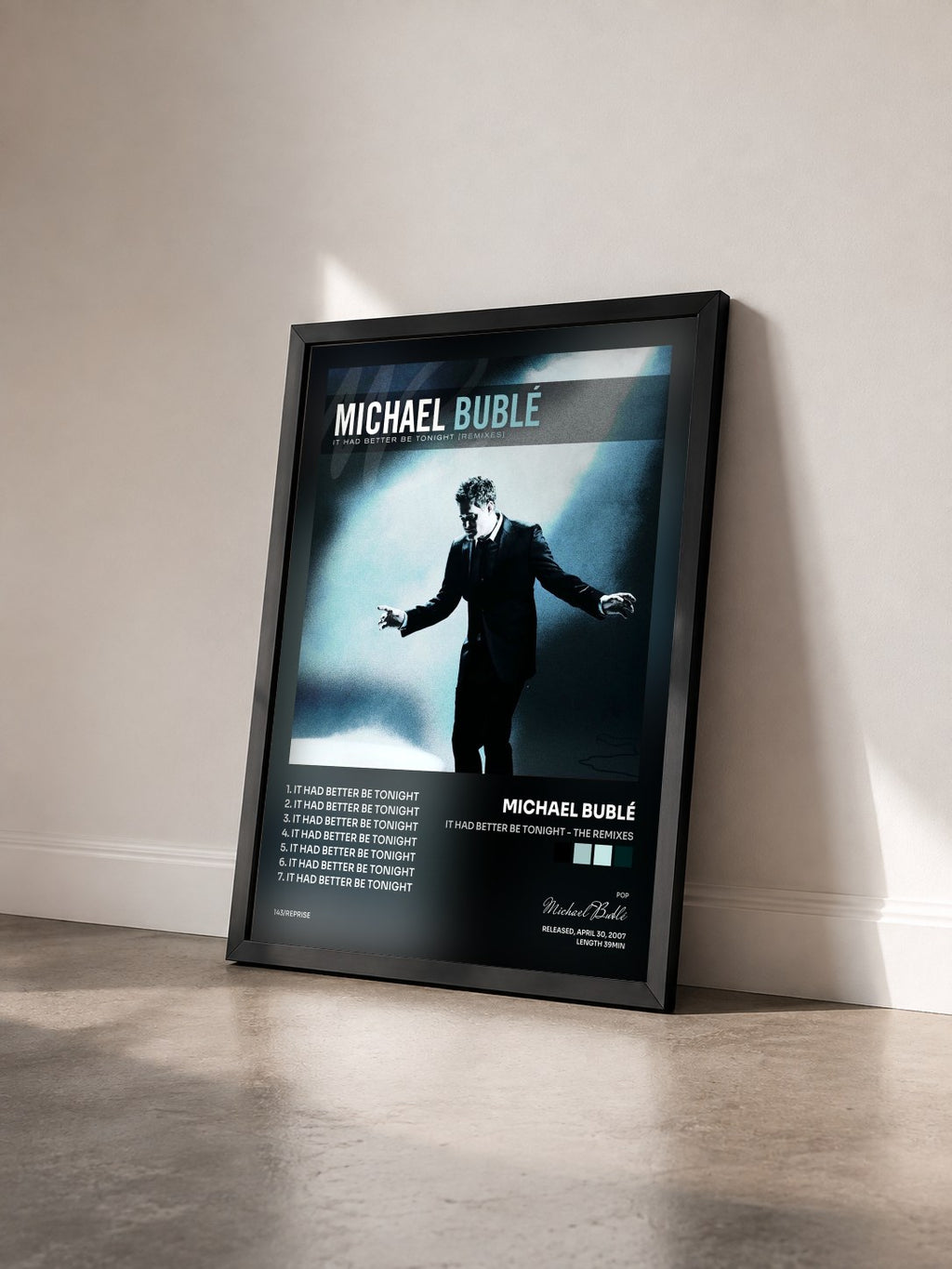 #noir Tableau de l'album It Had Better Be Tonight - The Remixes de Michael Bublé vu de trois quarts, cadre noir