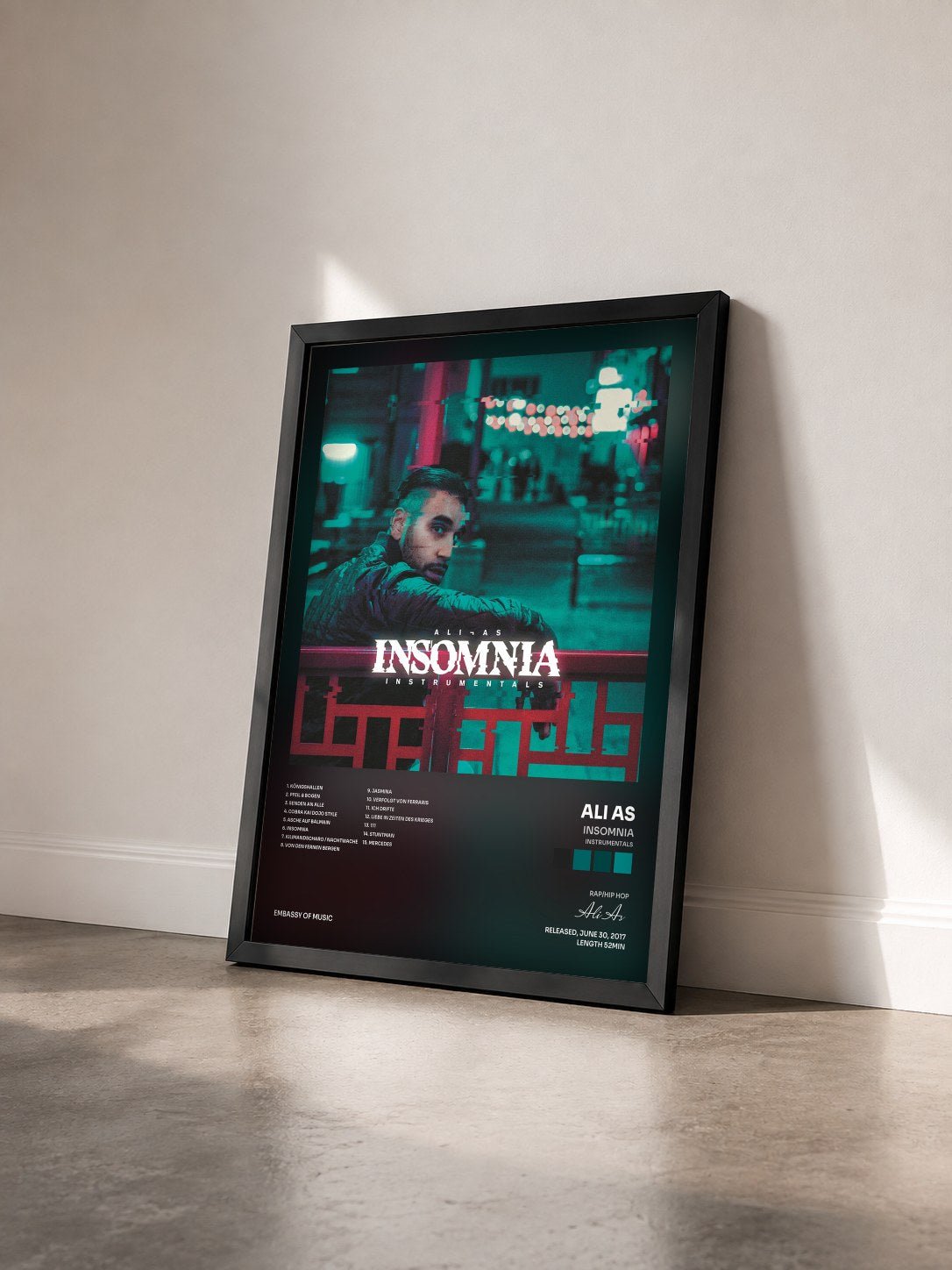 #noir Tableau de l'album Insomnia (Instrumentals) de Ali As vu de trois quarts, cadre noir