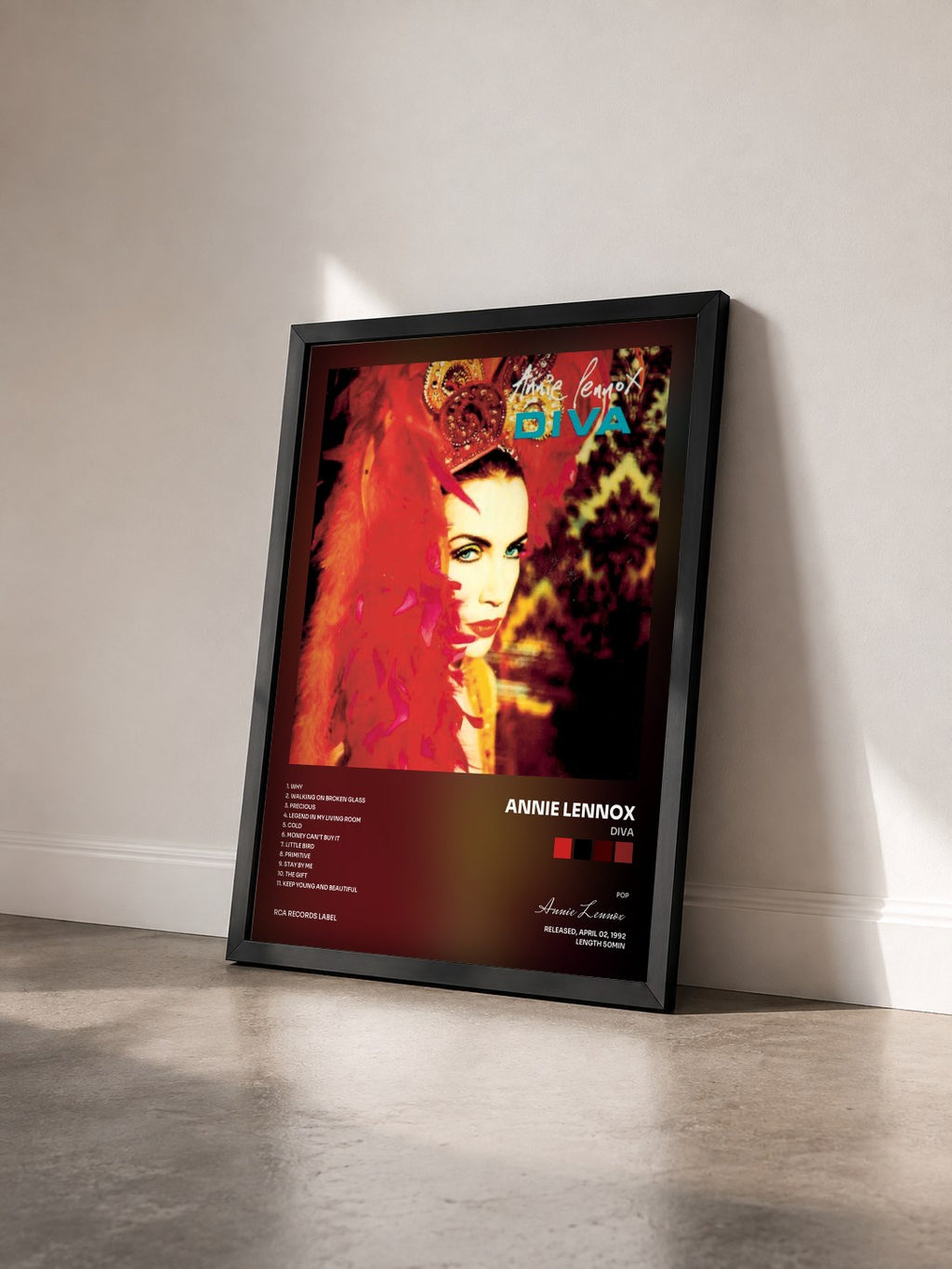 #noir Tableau de l'album Diva de Annie Lennox vu de trois quarts, cadre noir