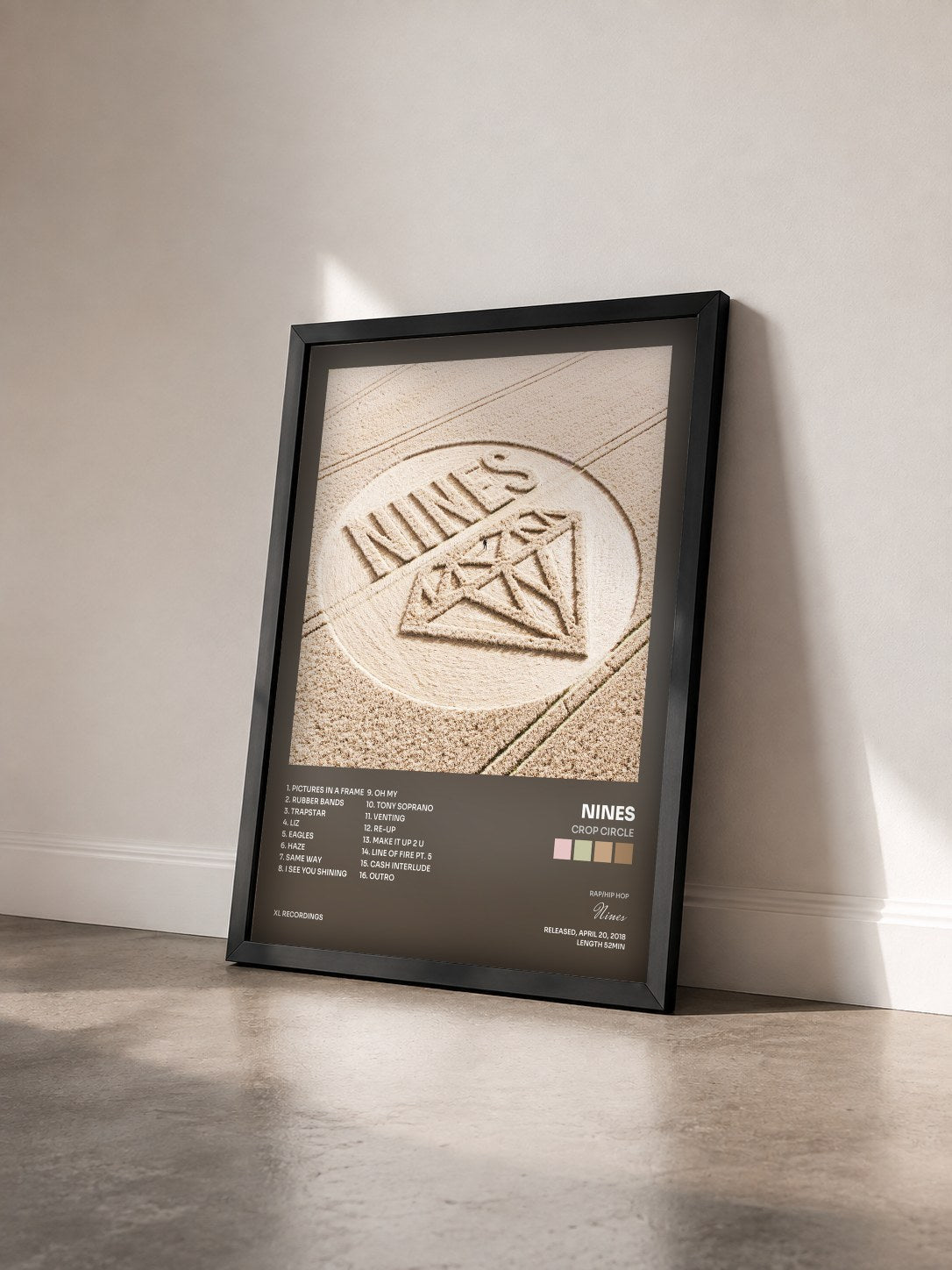 #noir Tableau de l'album Crop Circle de Nines vu de trois quarts, cadre noir