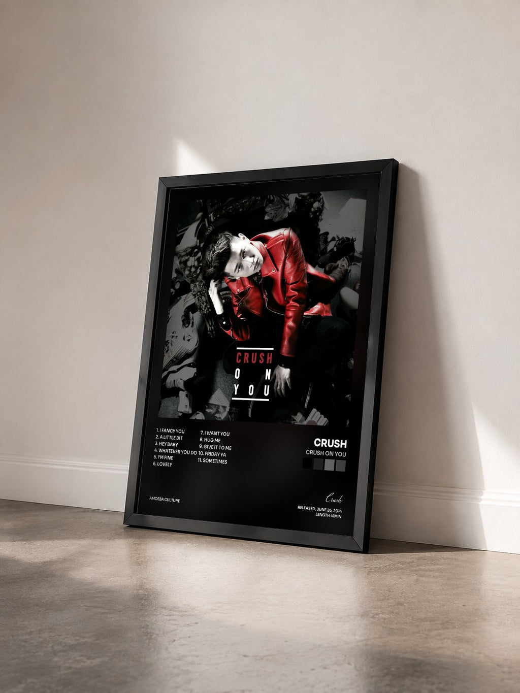 #noir Tableau de l'album Crush On You de Crush vu de trois quarts, cadre noir