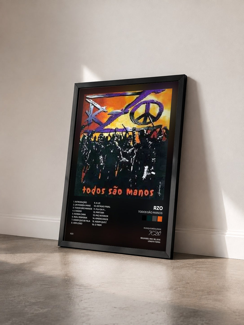 #noir Tableau de l'album Todos São Manos de RZO vu de trois quarts, cadre noir