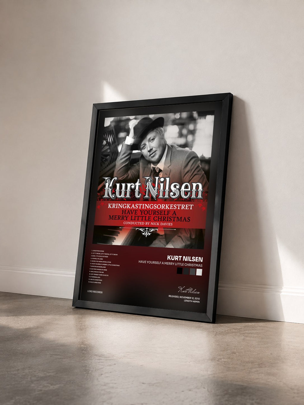 #noir Tableau de l'album Have Yourself A Merry Little Christmas de Kurt Nilsen vu de trois quarts, cadre noir