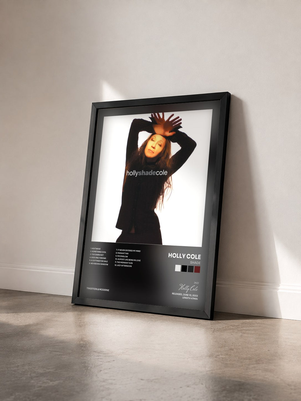 #noir Tableau de l'album Shade de Holly Cole vu de trois quarts, cadre noir