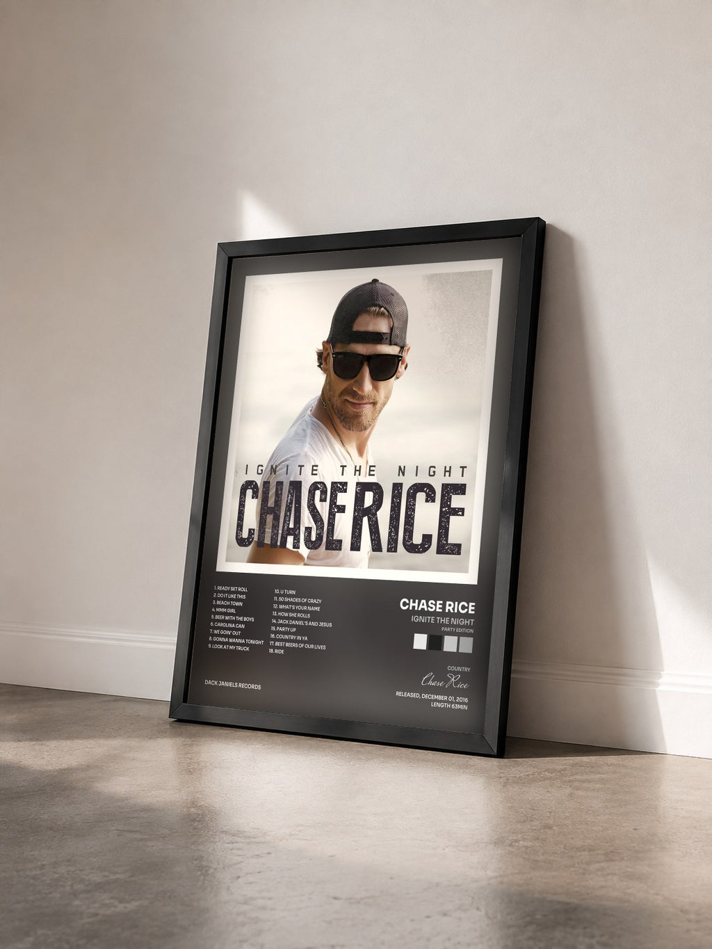 #noir Tableau de l'album Ignite the Night (Party Edition) de Chase Rice vu de trois quarts, cadre noir
