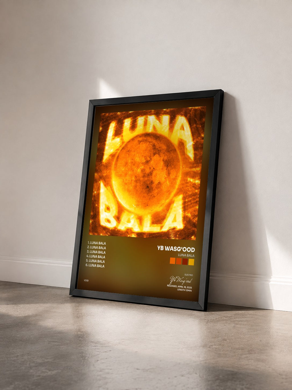 #noir Tableau de l'album LUNA BALA de Yb Wasg'ood vu de trois quarts, cadre noir