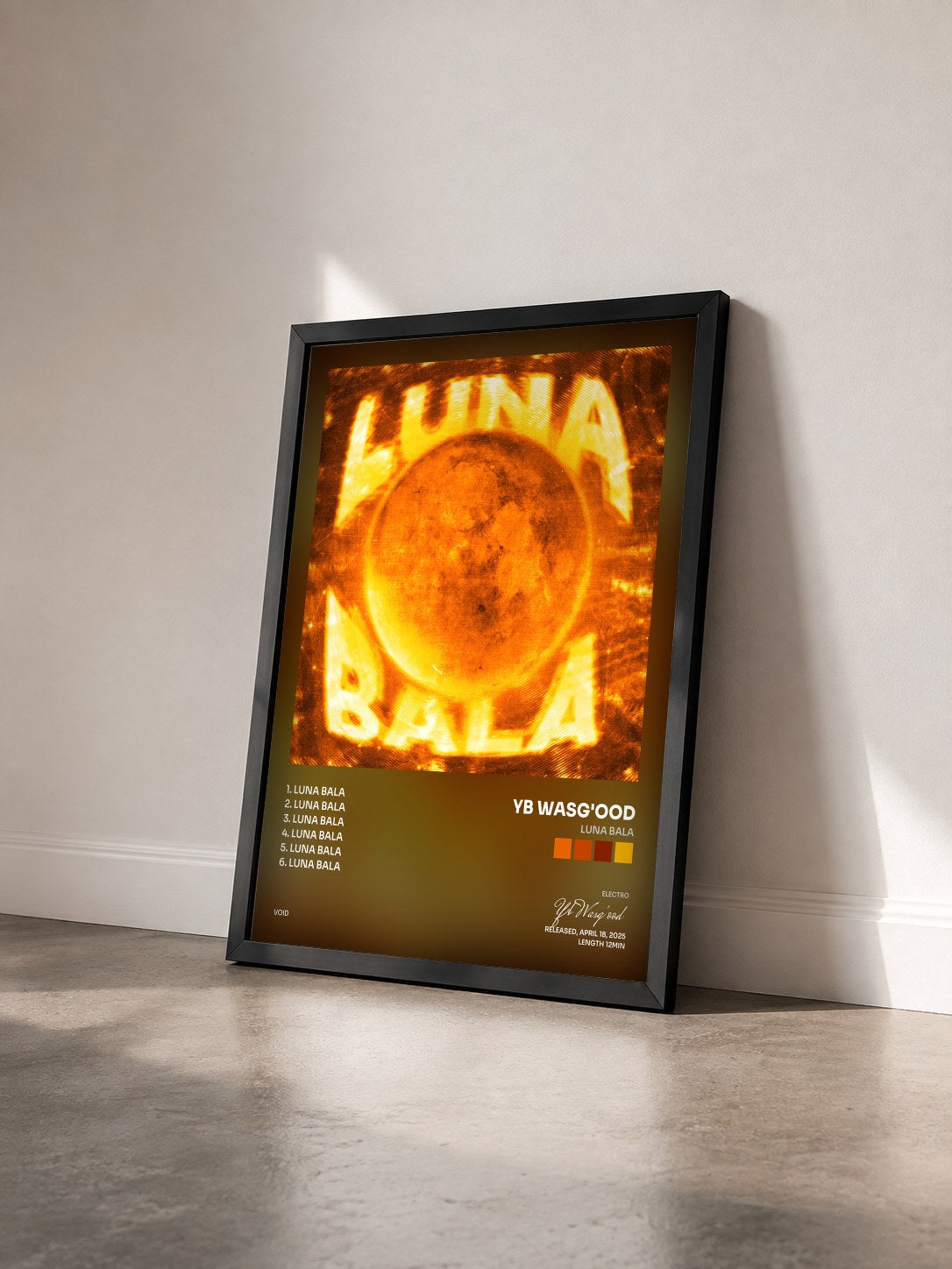 #noir Tableau de l'album LUNA BALA de Yb Wasg'ood vu de trois quarts, cadre noir
