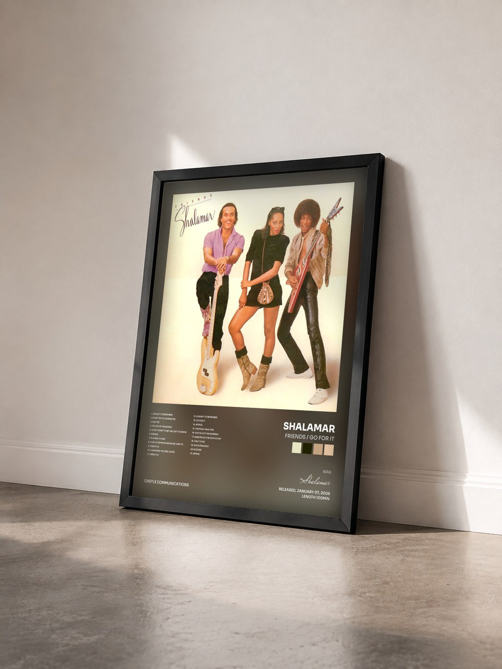 #noir Tableau de l'album Friends / Go For It de Shalamar vu de trois quarts, cadre noir
