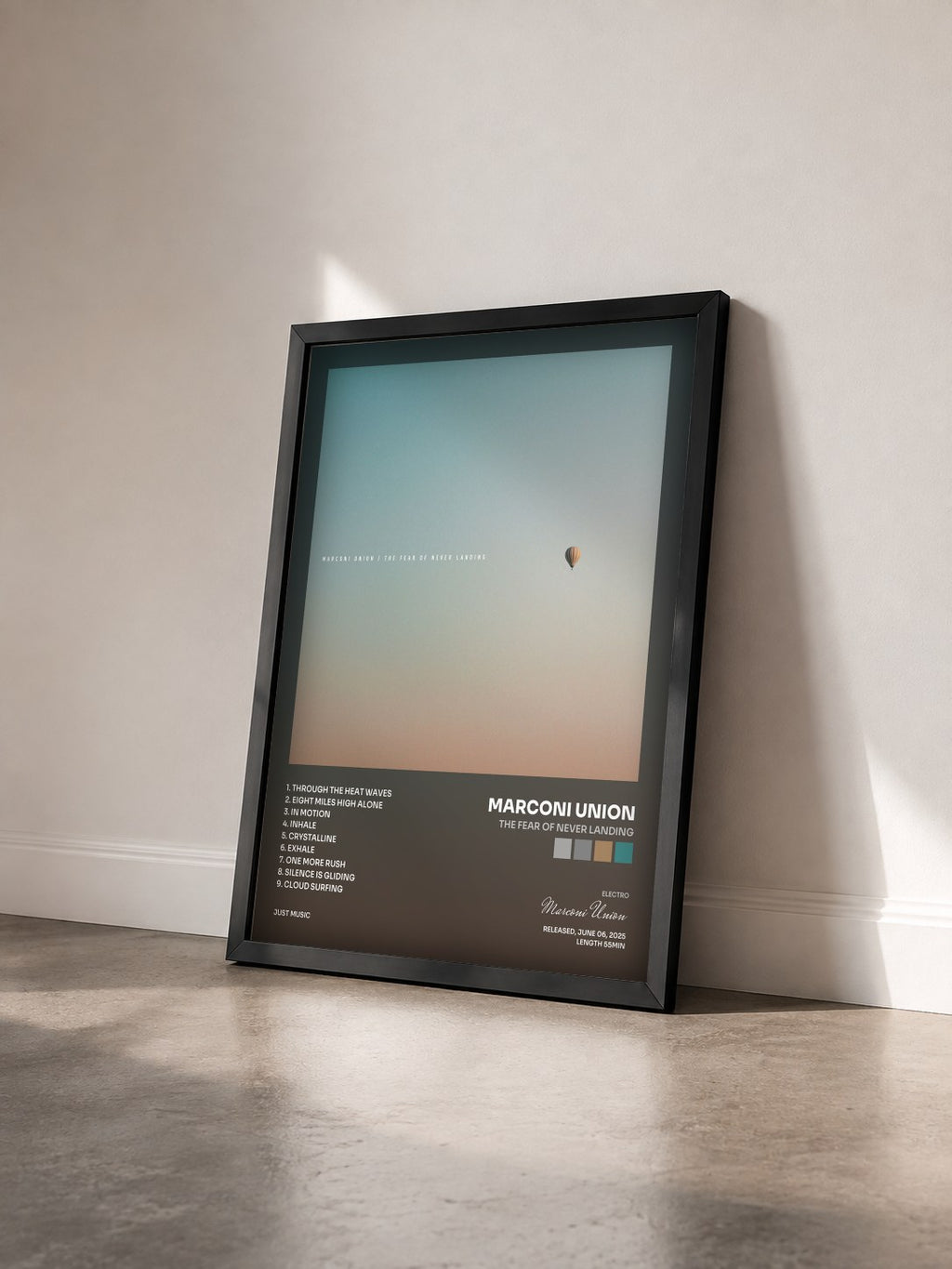 #noir Tableau de l'album The Fear of Never Landing de Marconi Union vu de trois quarts, cadre noir