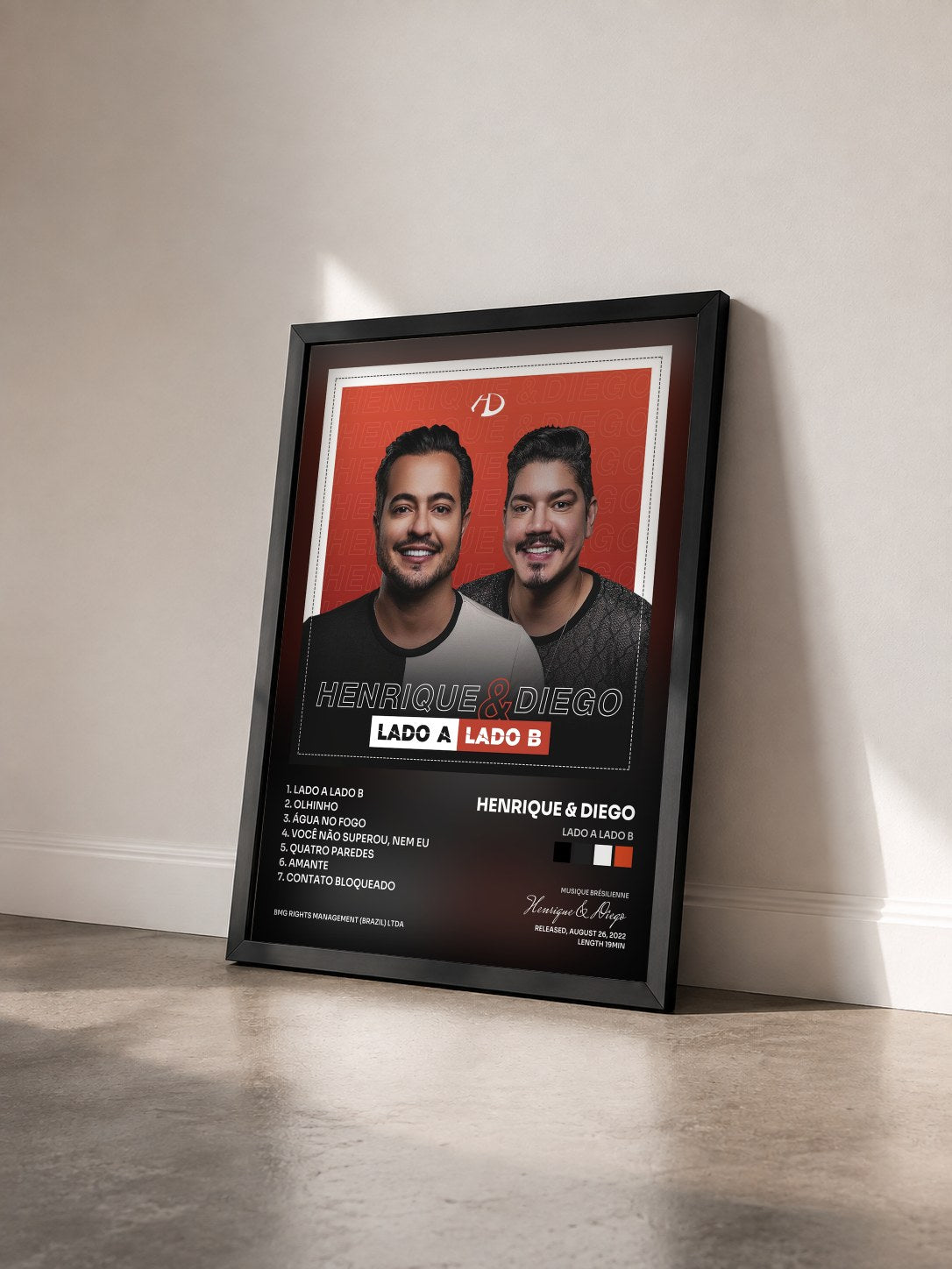 #noir Tableau de l'album Lado A Lado B de Henrique & Diego vu de trois quarts, cadre noir
