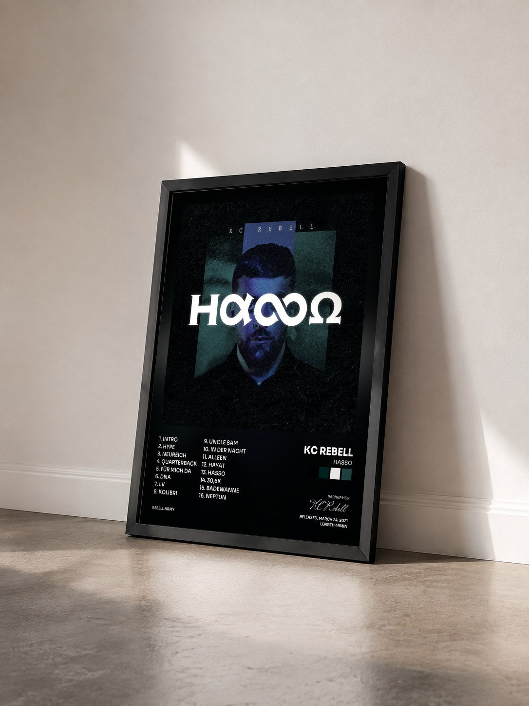 #noir Tableau de l'album Hasso de KC Rebell vu de trois quarts, cadre noir