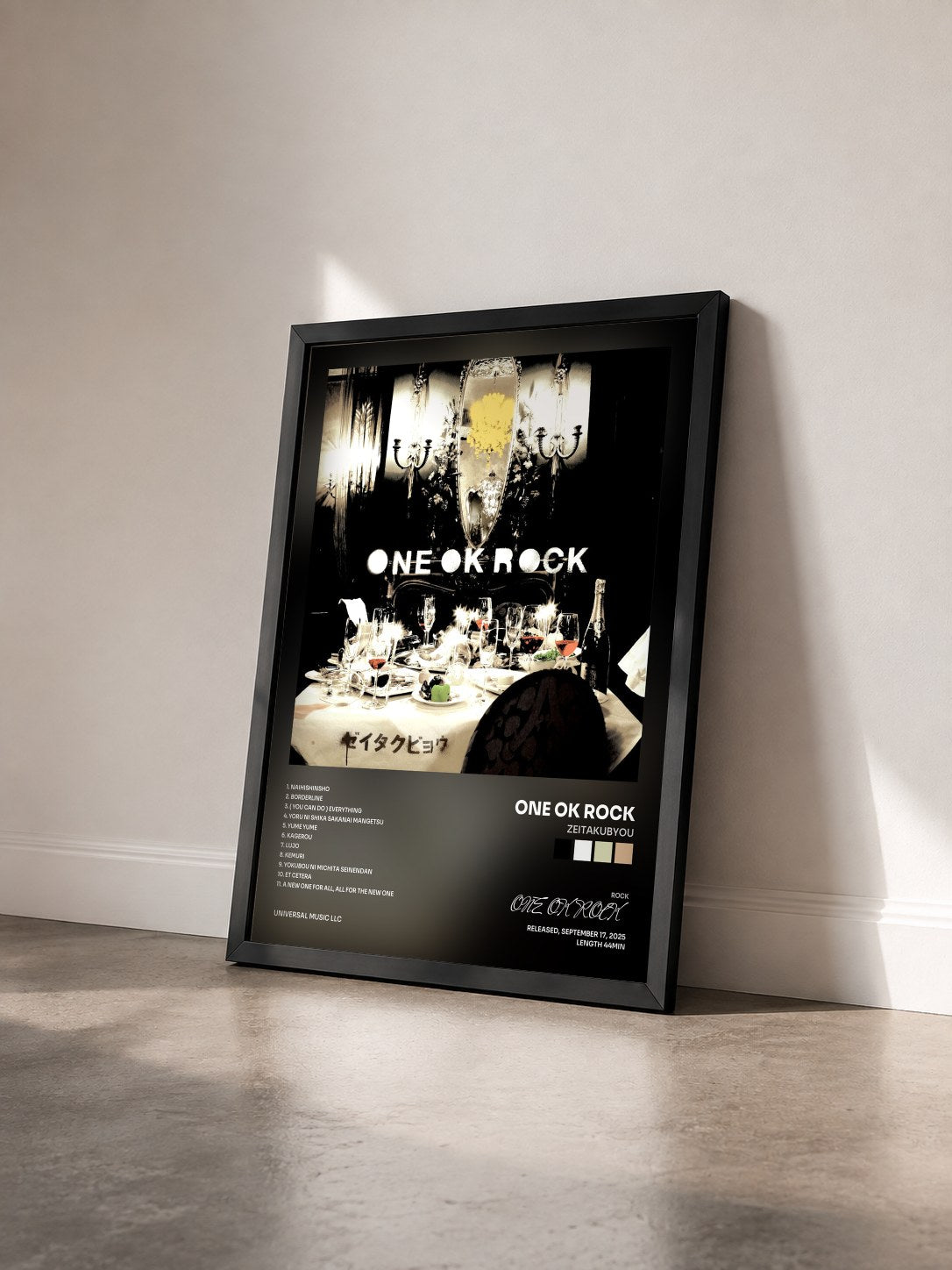 #noir Tableau de l'album Zeitakubyou de ONE OK ROCK vu de trois quarts, cadre noir