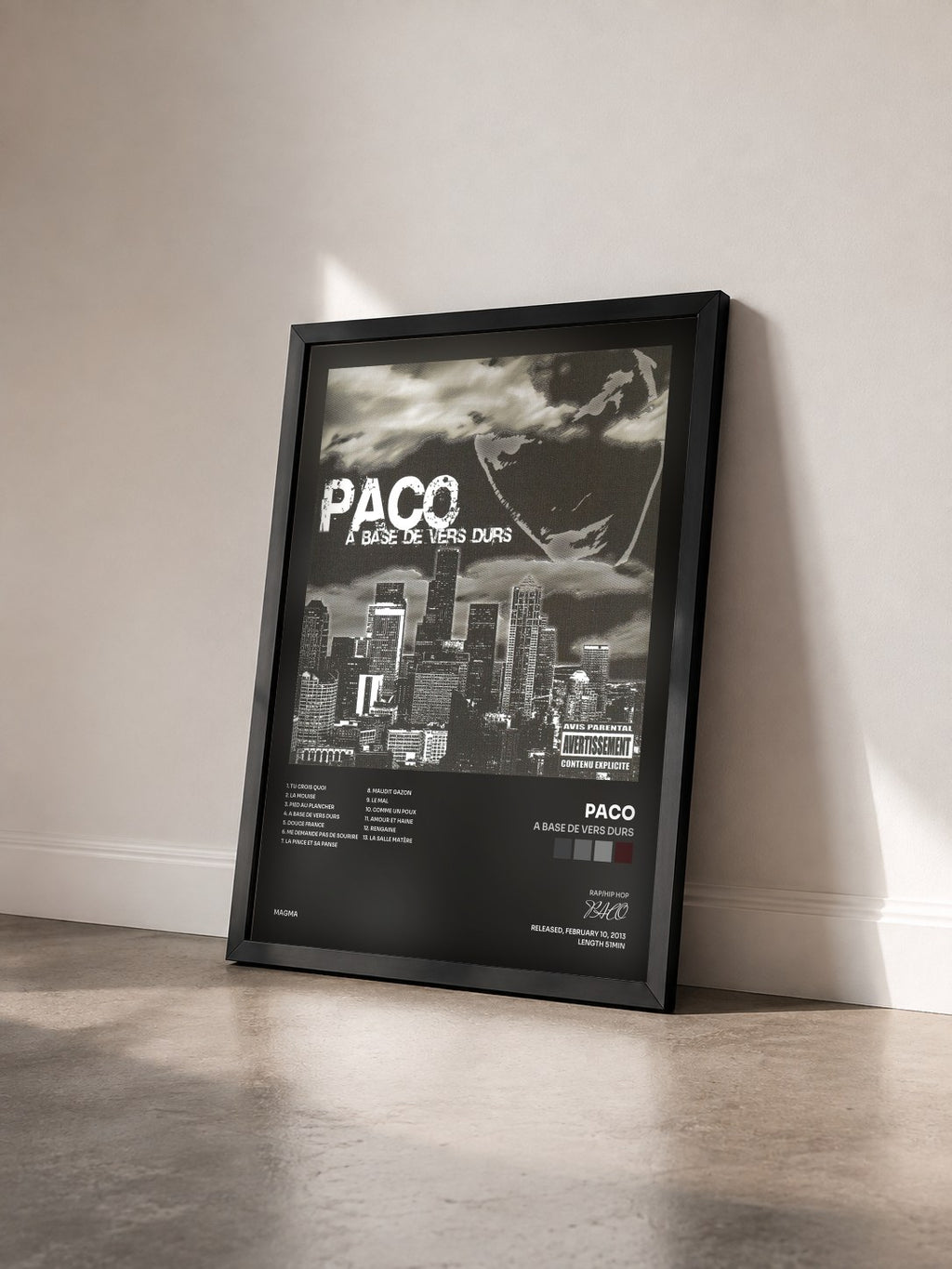 #noir Tableau de l'album A base de vers durs de PACO vu de trois quarts, cadre noir