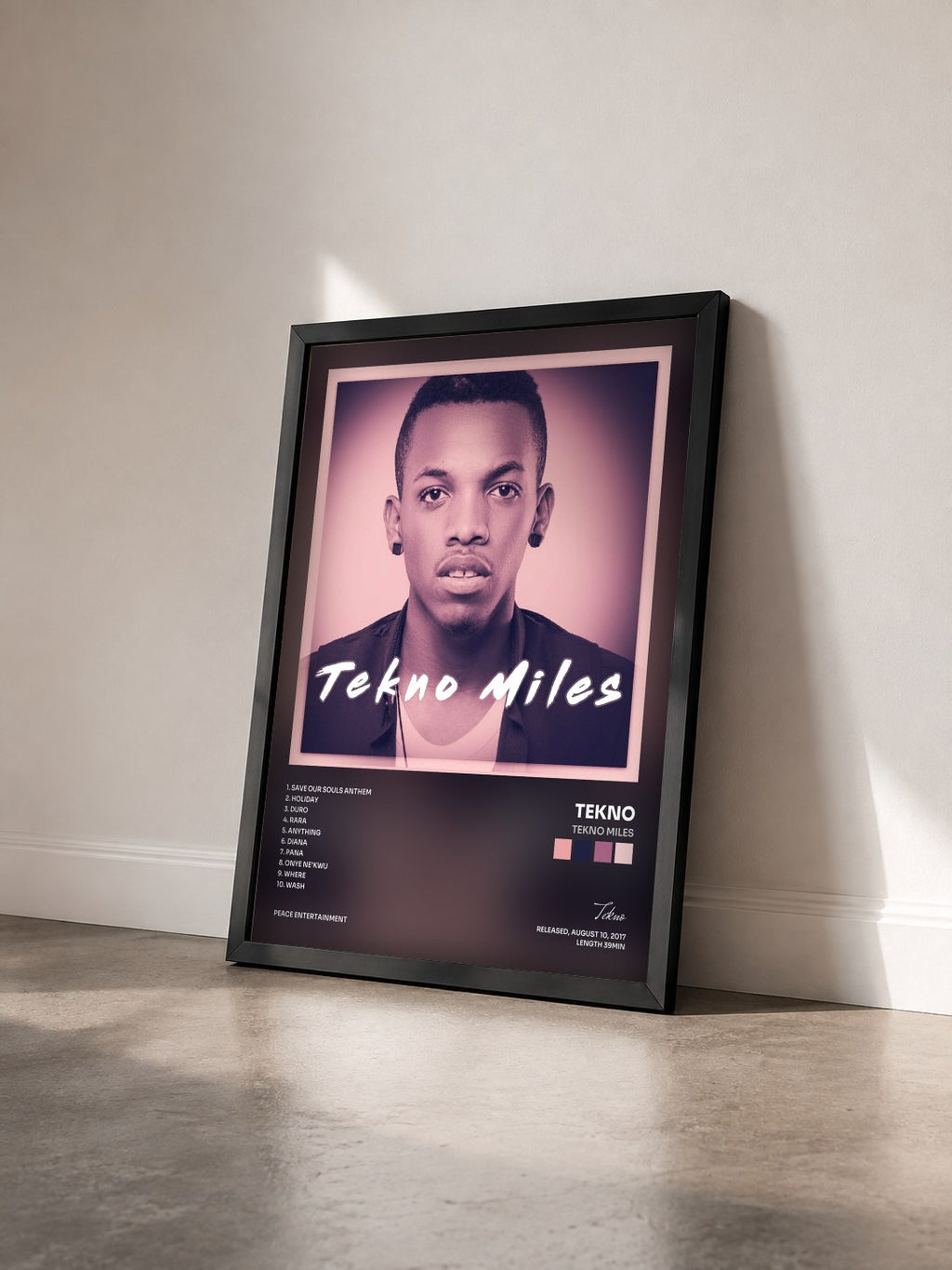 #noir Tableau de l'album Tekno Miles de Tekno vu de trois quarts, cadre noir