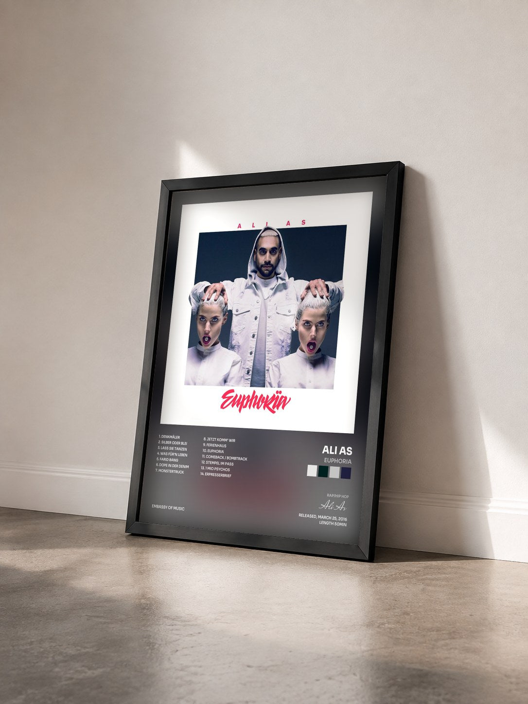#noir Tableau de l'album Euphoria de Ali As vu de trois quarts, cadre noir