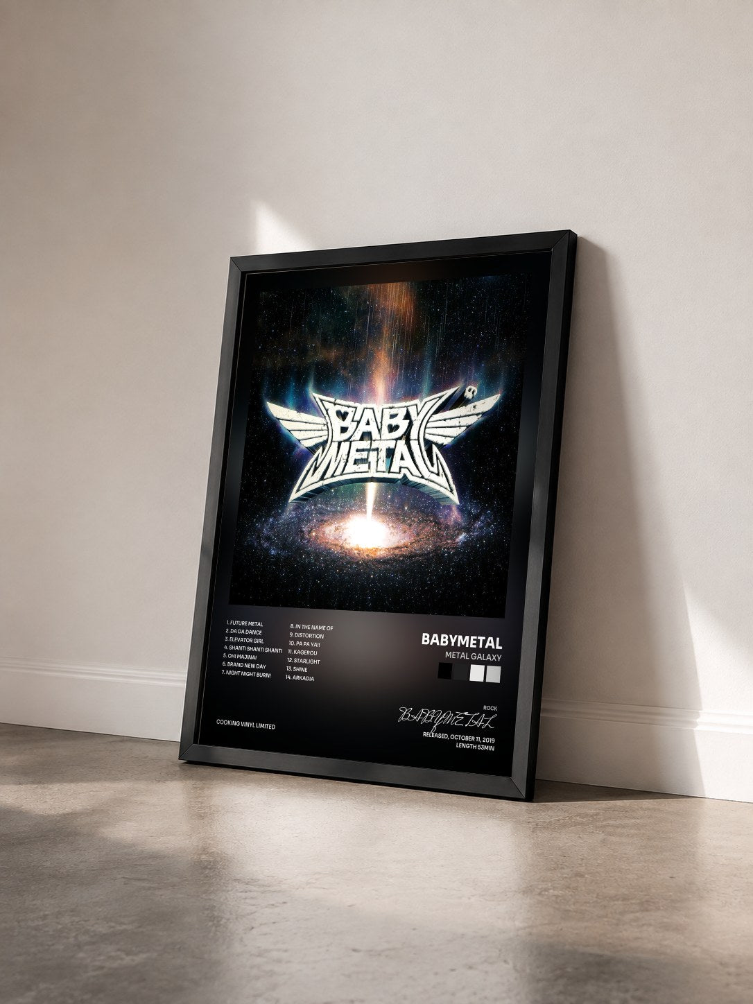 #noir Tableau de l'album METAL GALAXY de BABYMETAL vu de trois quarts, cadre noir