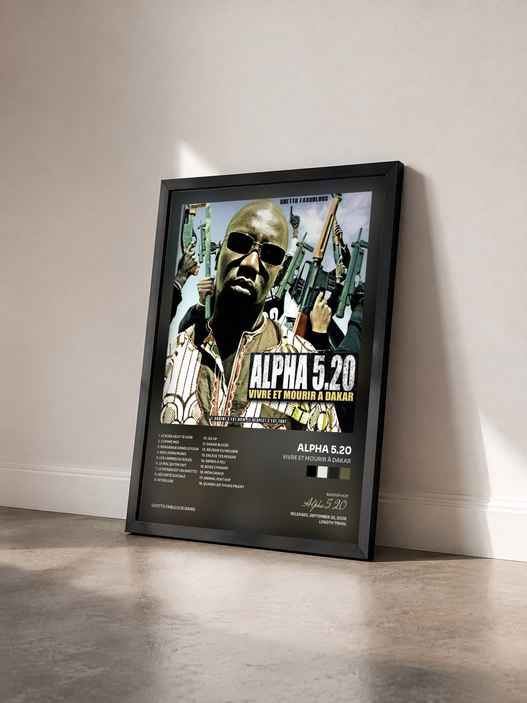 #noir Tableau de l'album Vivre et mourir à Dakar de Alpha 5.20 vu de trois quarts, cadre noir