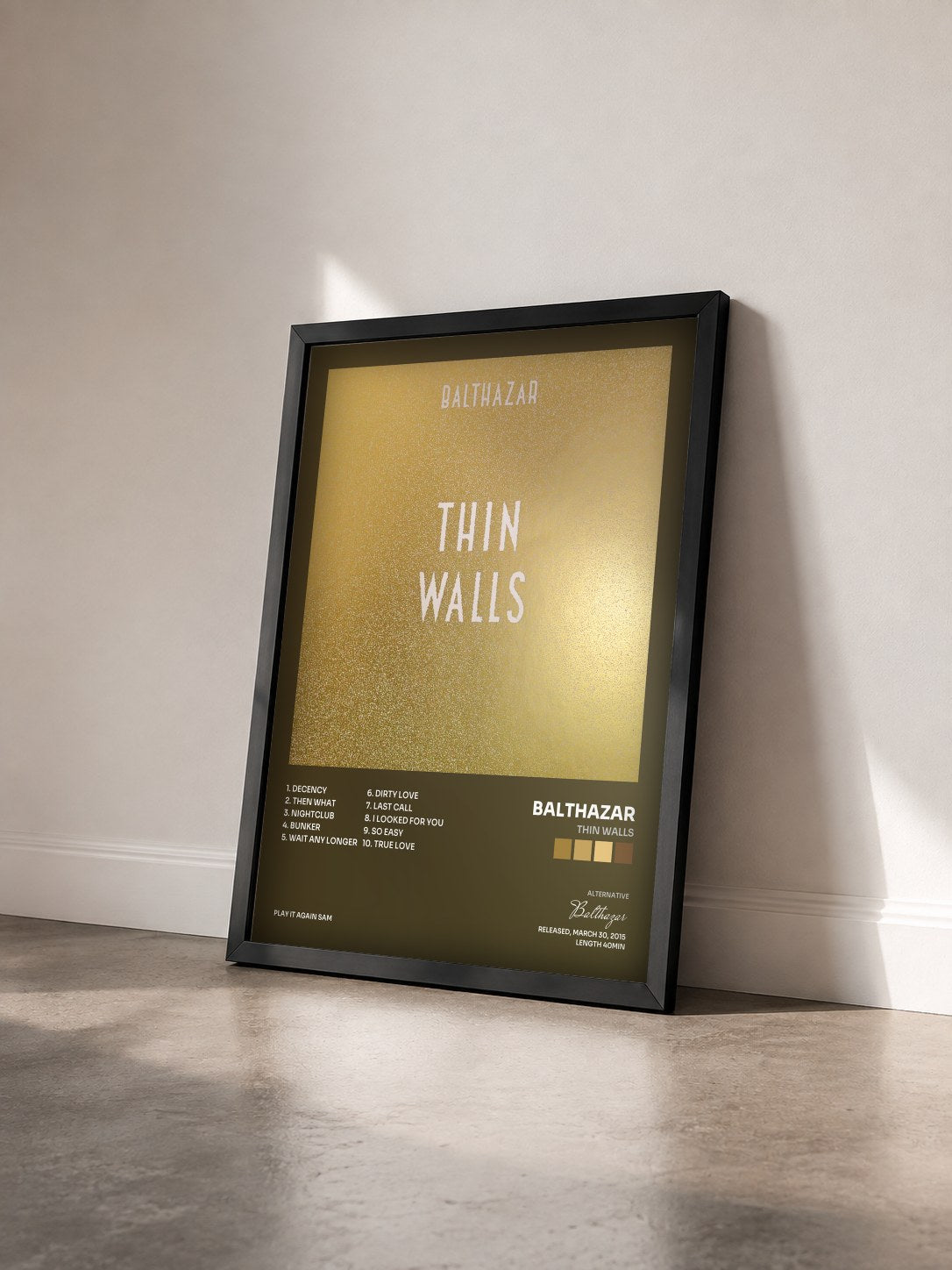 #noir Tableau de l'album Thin Walls de Balthazar vu de trois quarts, cadre noir