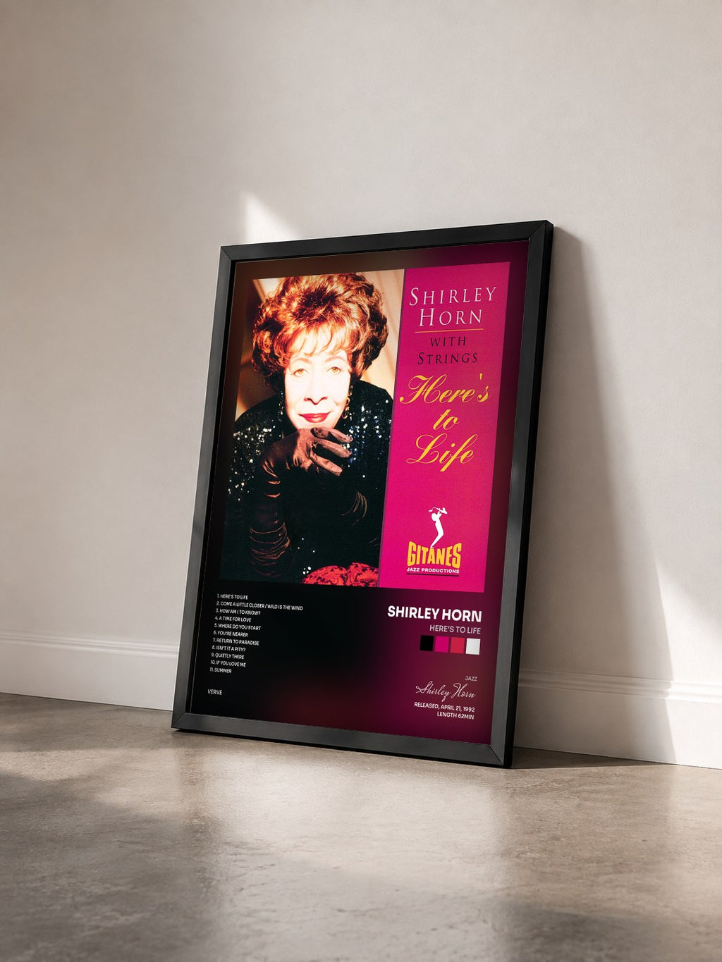 #noir Tableau de l'album Here's To Life de Shirley Horn vu de trois quarts, cadre noir