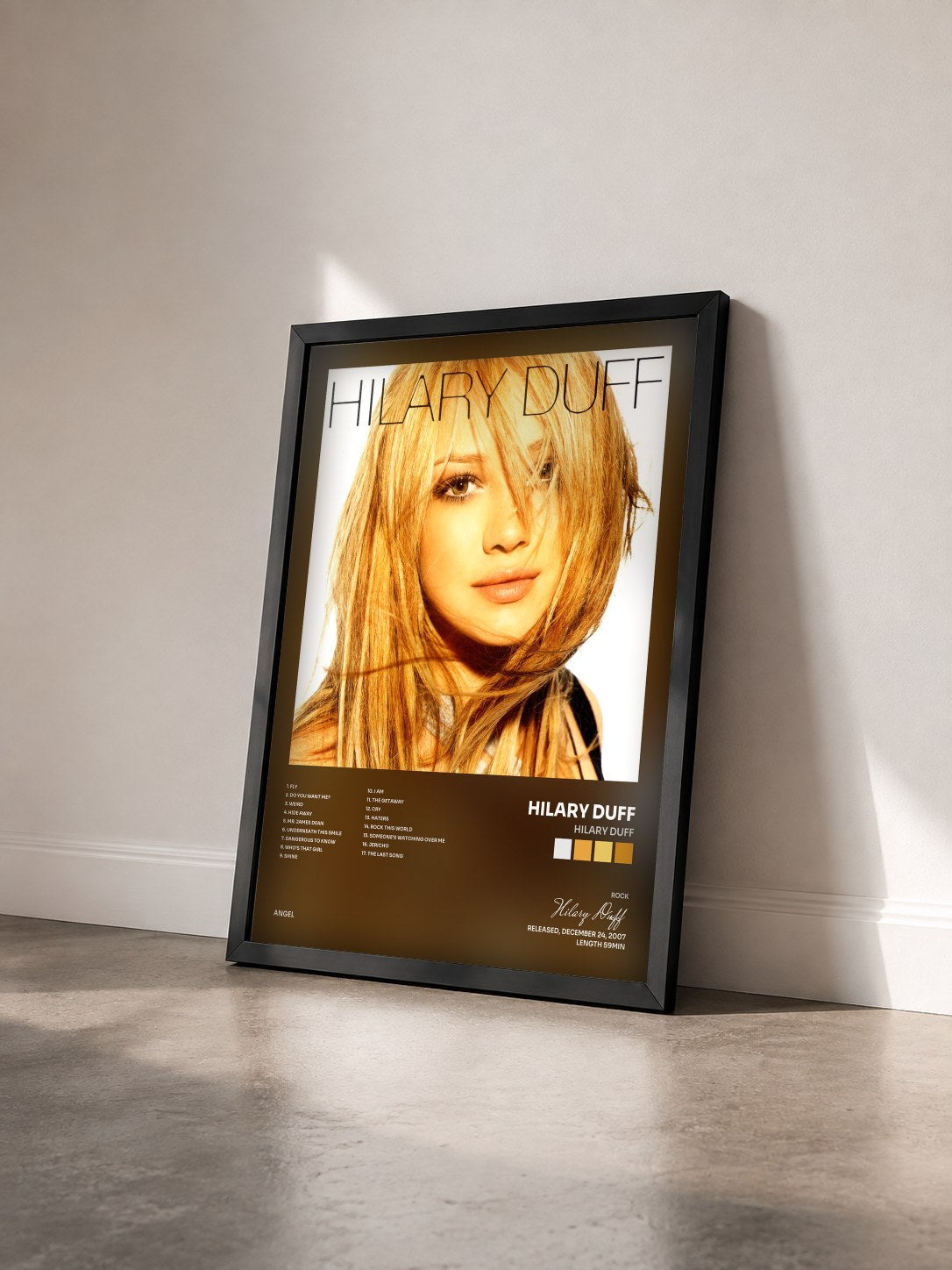 #noir Tableau de l'album Hilary Duff de Hilary Duff vu de trois quarts, cadre noir