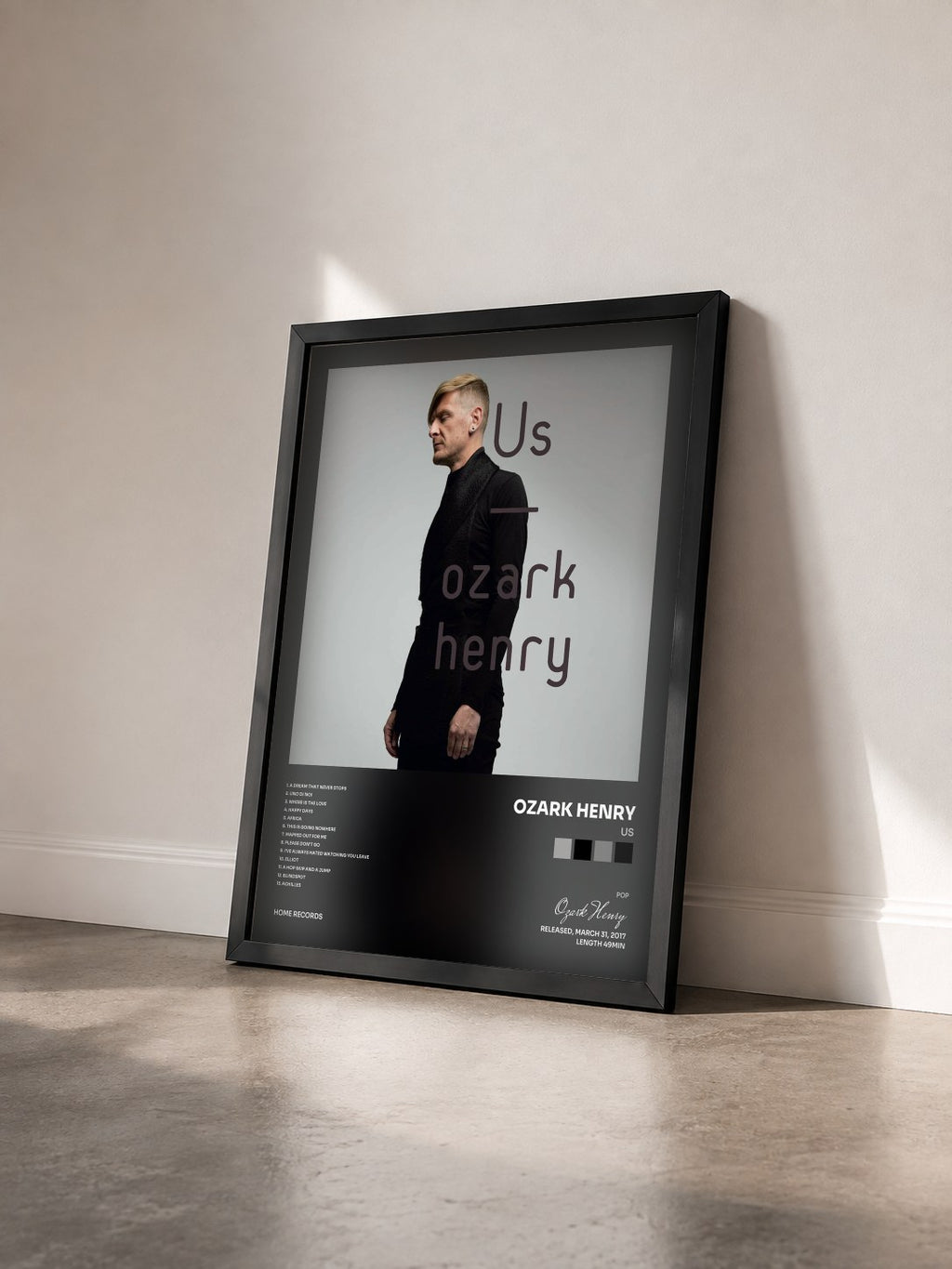 #noir Tableau de l'album Us de Ozark Henry vu de trois quarts, cadre noir