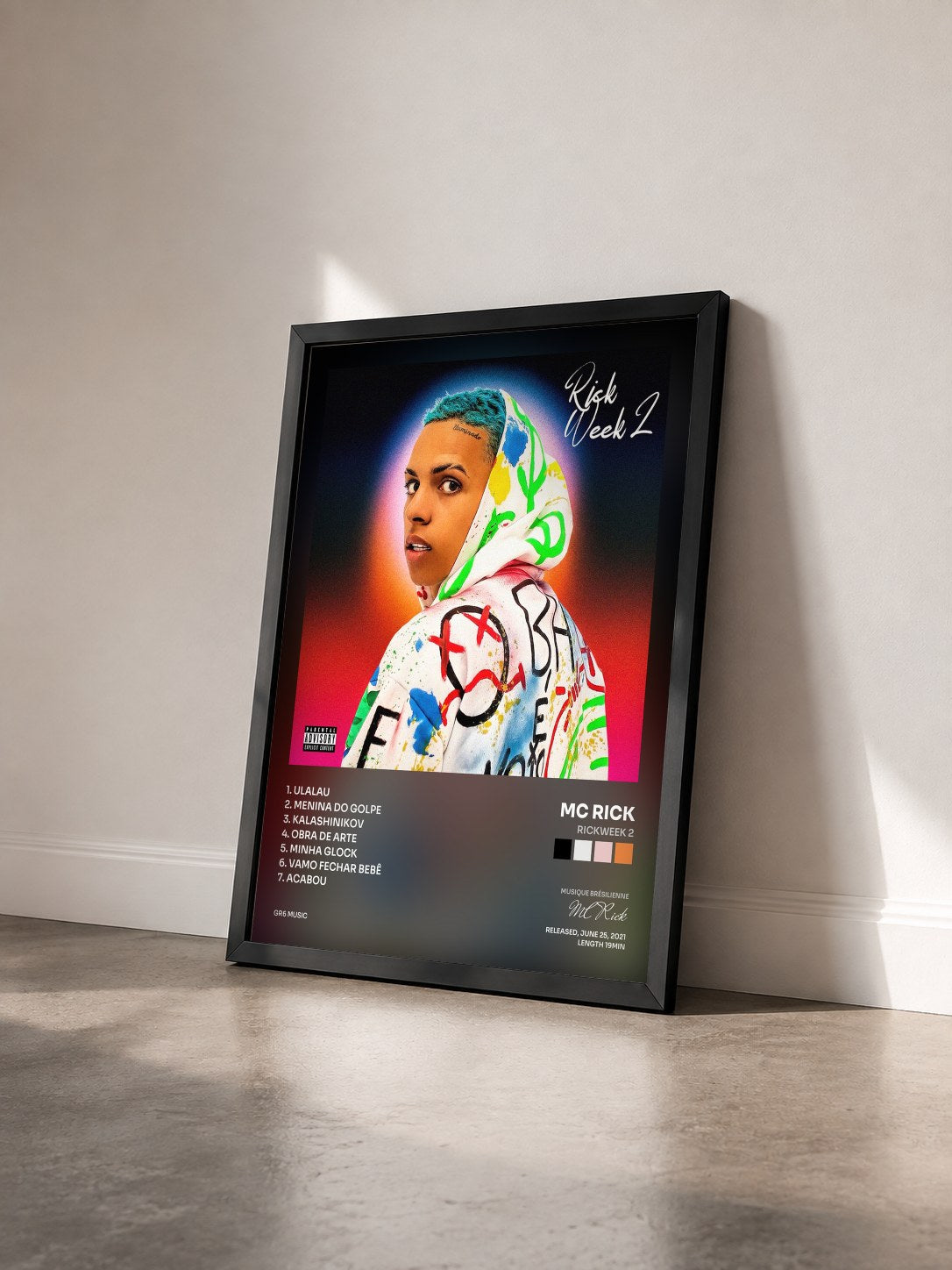 #noir Tableau de l'album Rickweek 2 de MC Rick vu de trois quarts, cadre noir
