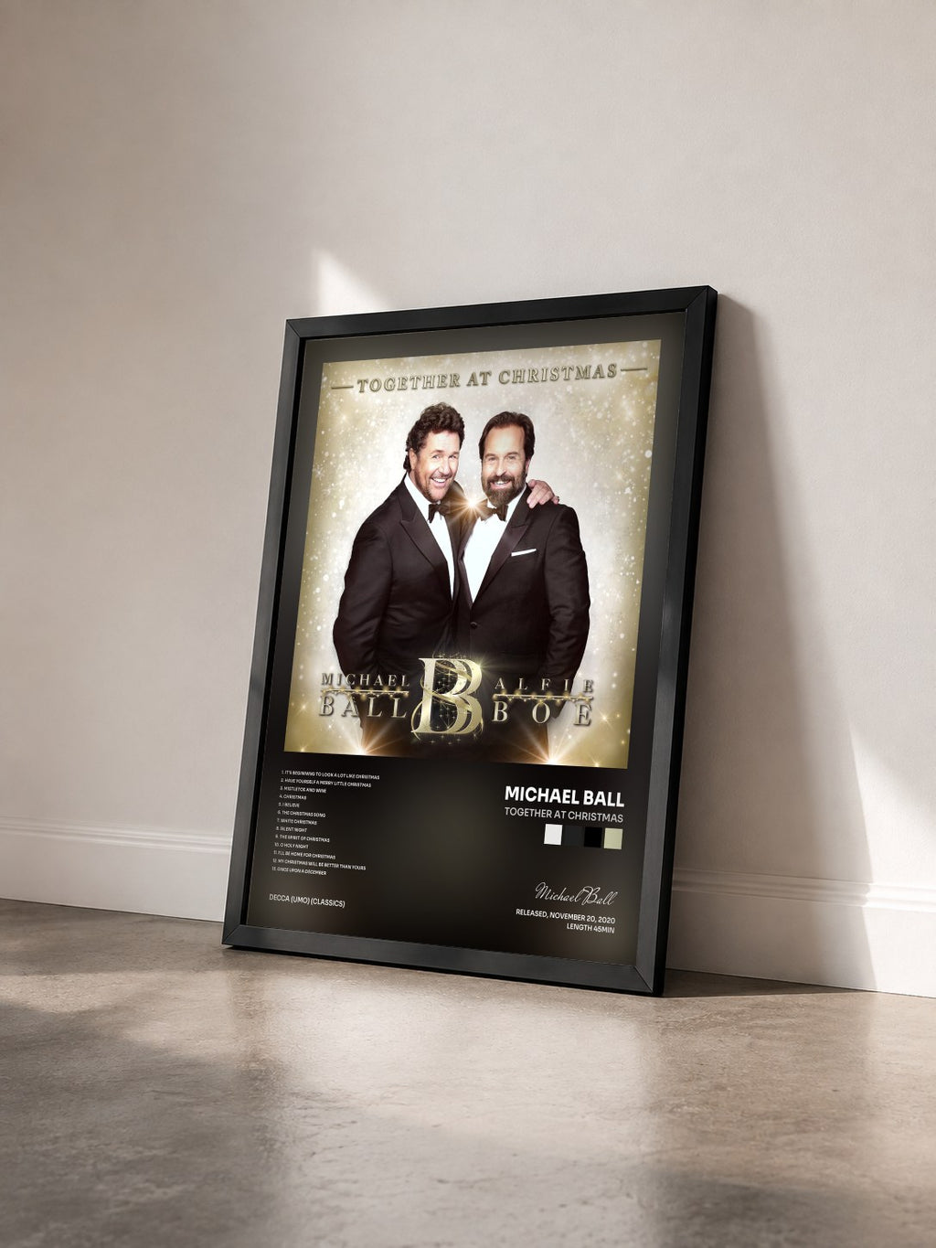#noir Tableau de l'album Together At Christmas de Michael Ball vu de trois quarts, cadre noir