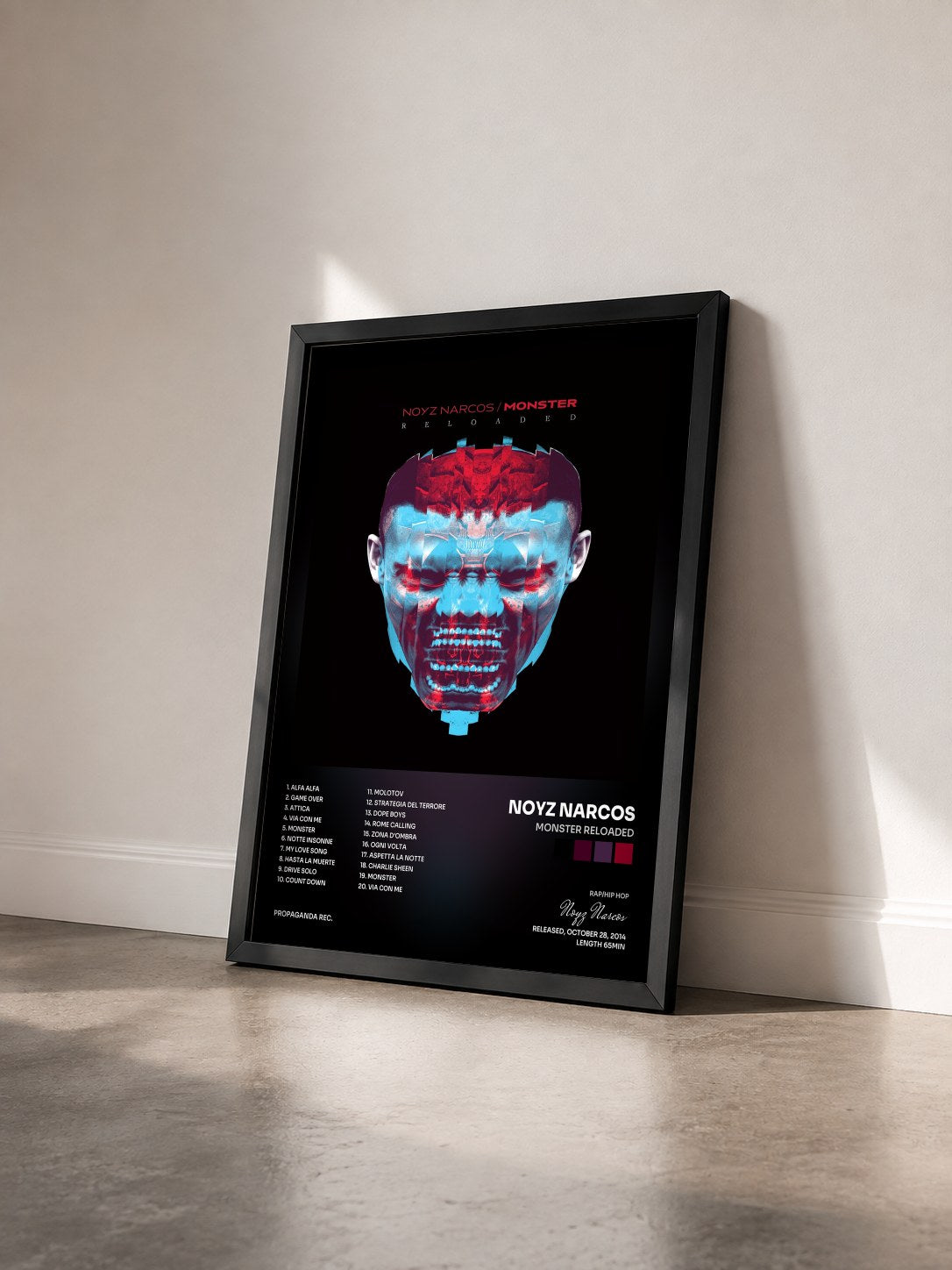 #noir Tableau de l'album Monster Reloaded de Noyz Narcos vu de trois quarts, cadre noir