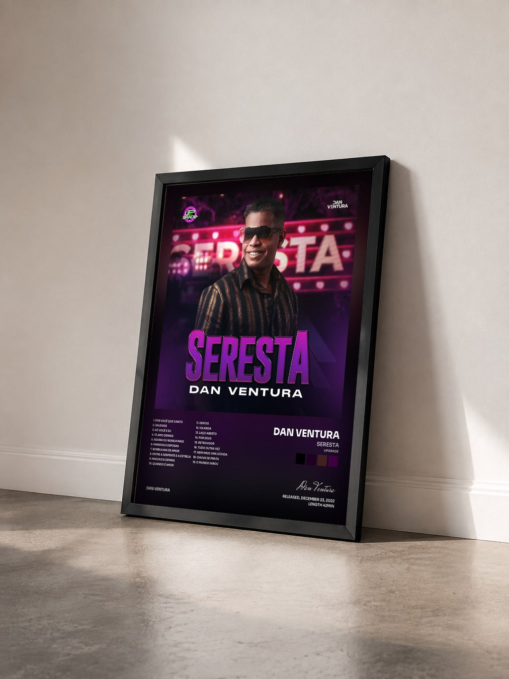 #noir Tableau de l'album Seresta (UpGrade) de Dan Ventura vu de trois quarts, cadre noir