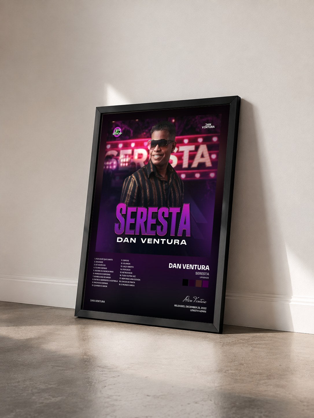 #noir Tableau de l'album Seresta (UpGrade) de Dan Ventura vu de trois quarts, cadre noir
