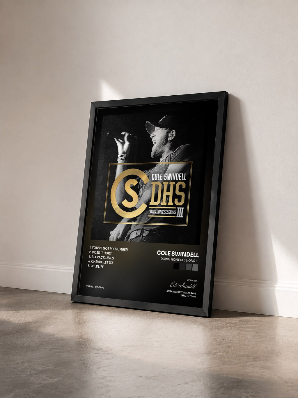 #noir Tableau de l'album Down Home Sessions III de Cole Swindell vu de trois quarts, cadre noir